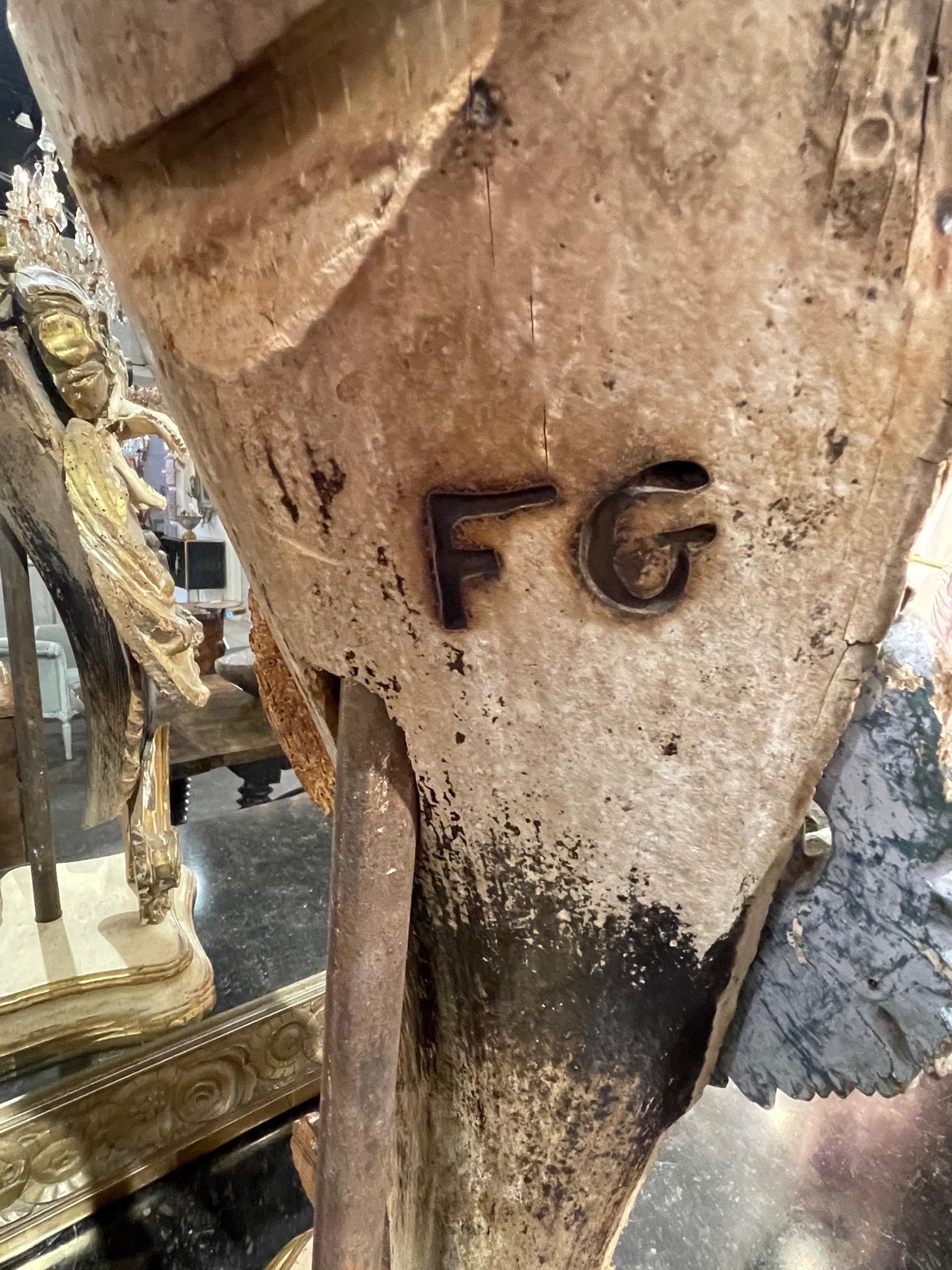XVIIIe siècle et antérieur Sculpture de hibou italienne du 18ème siècle en fragment en vente