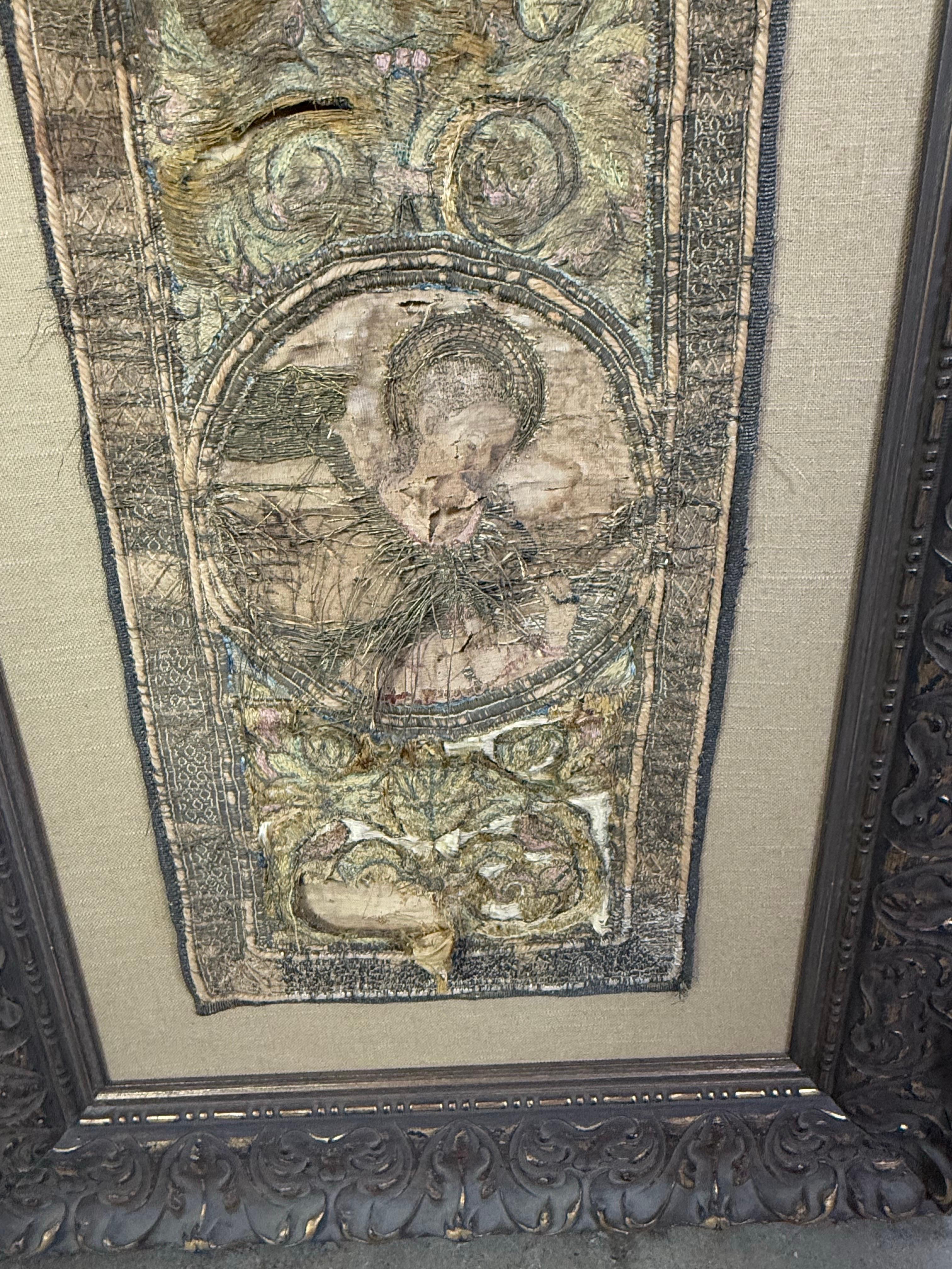 Italienisches gerahmtes gesticktes Paneel aus dem 18. (Renaissance) im Angebot