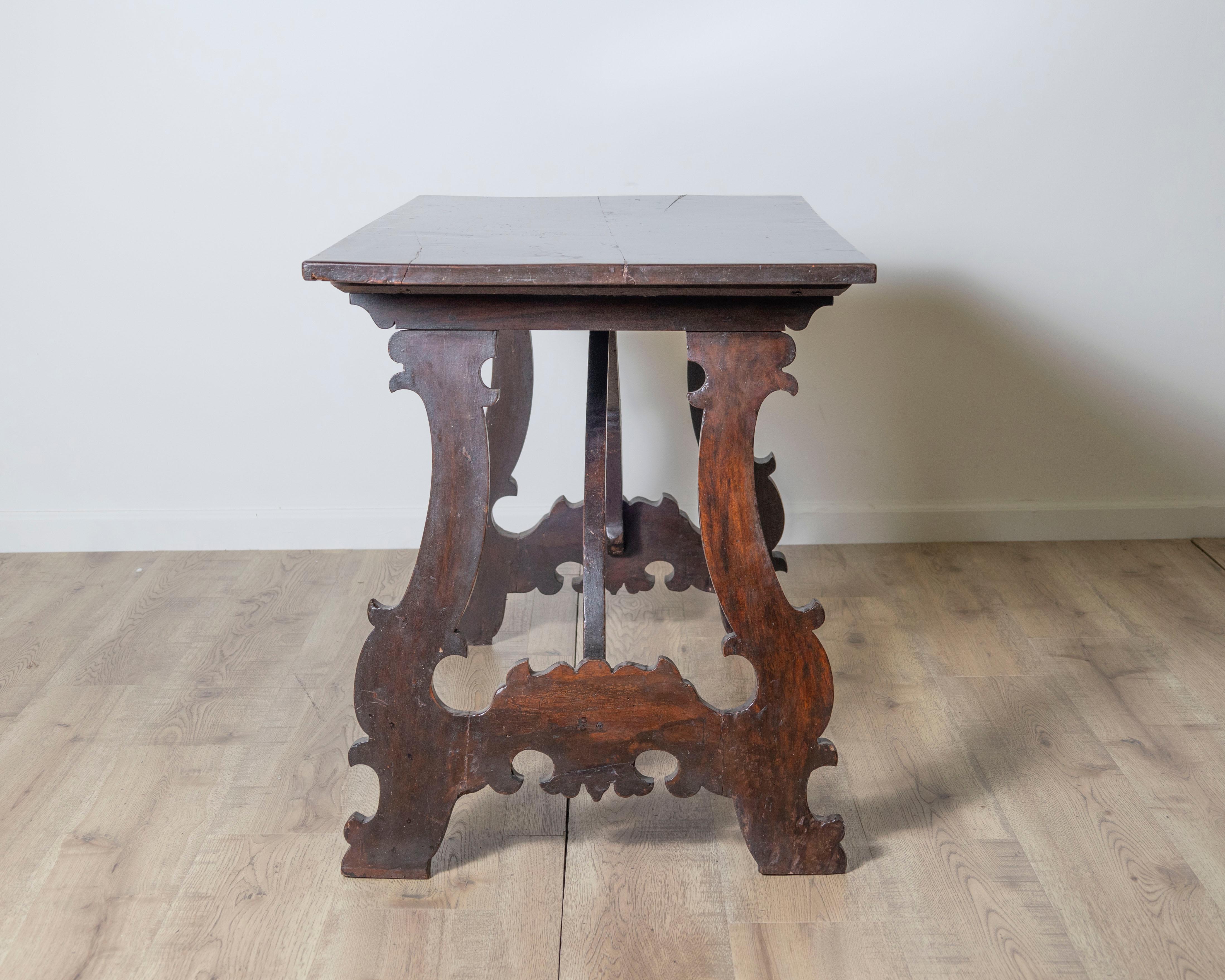 18th Century Italian Fratino Table For Sale 5