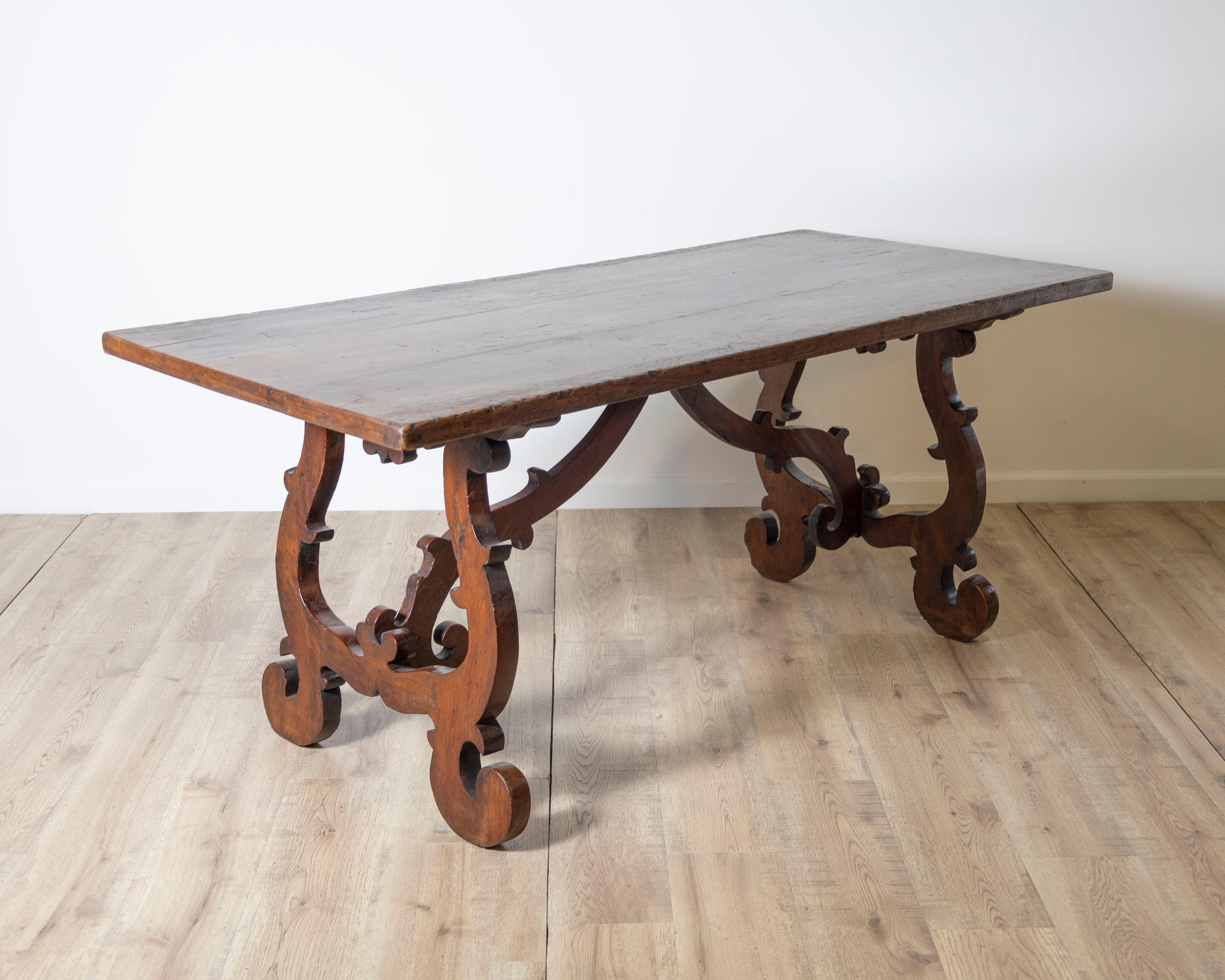 Walnut 18th Century Italian Fratino Table For Sale