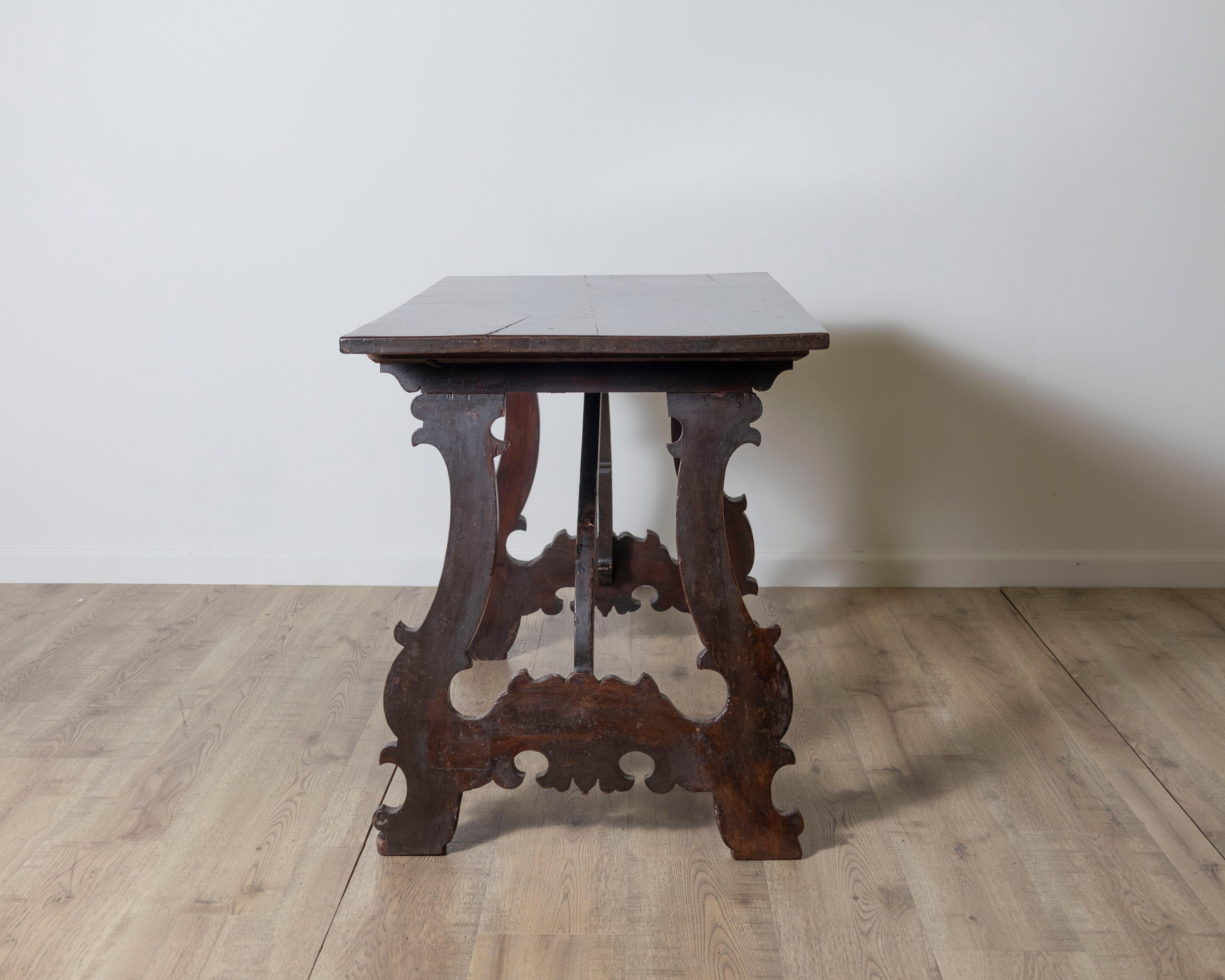 18th Century Italian Fratino Table For Sale 1