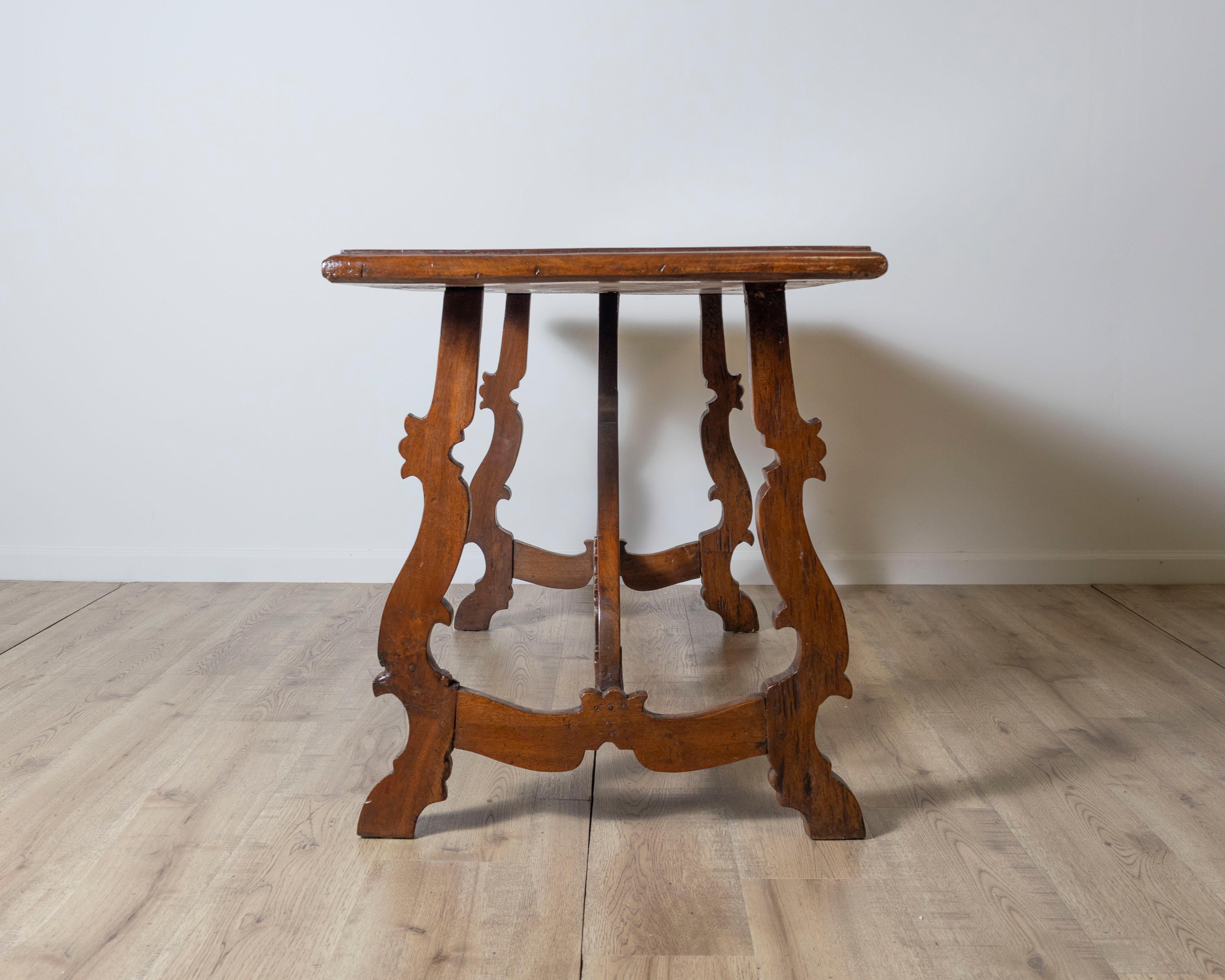 Table Fratino italienne du 18e siècle en vente 2