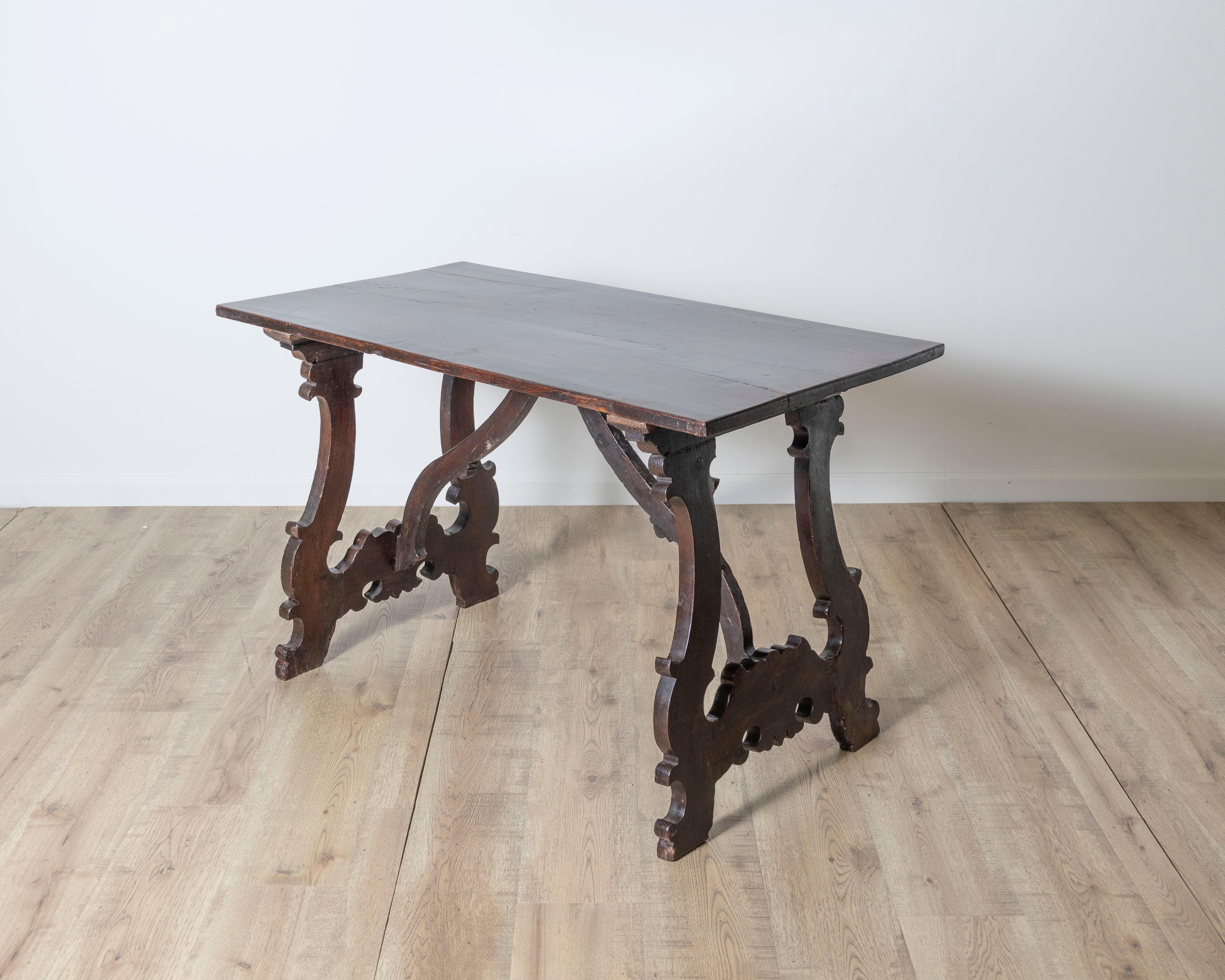 18th Century Italian Fratino Table For Sale 2