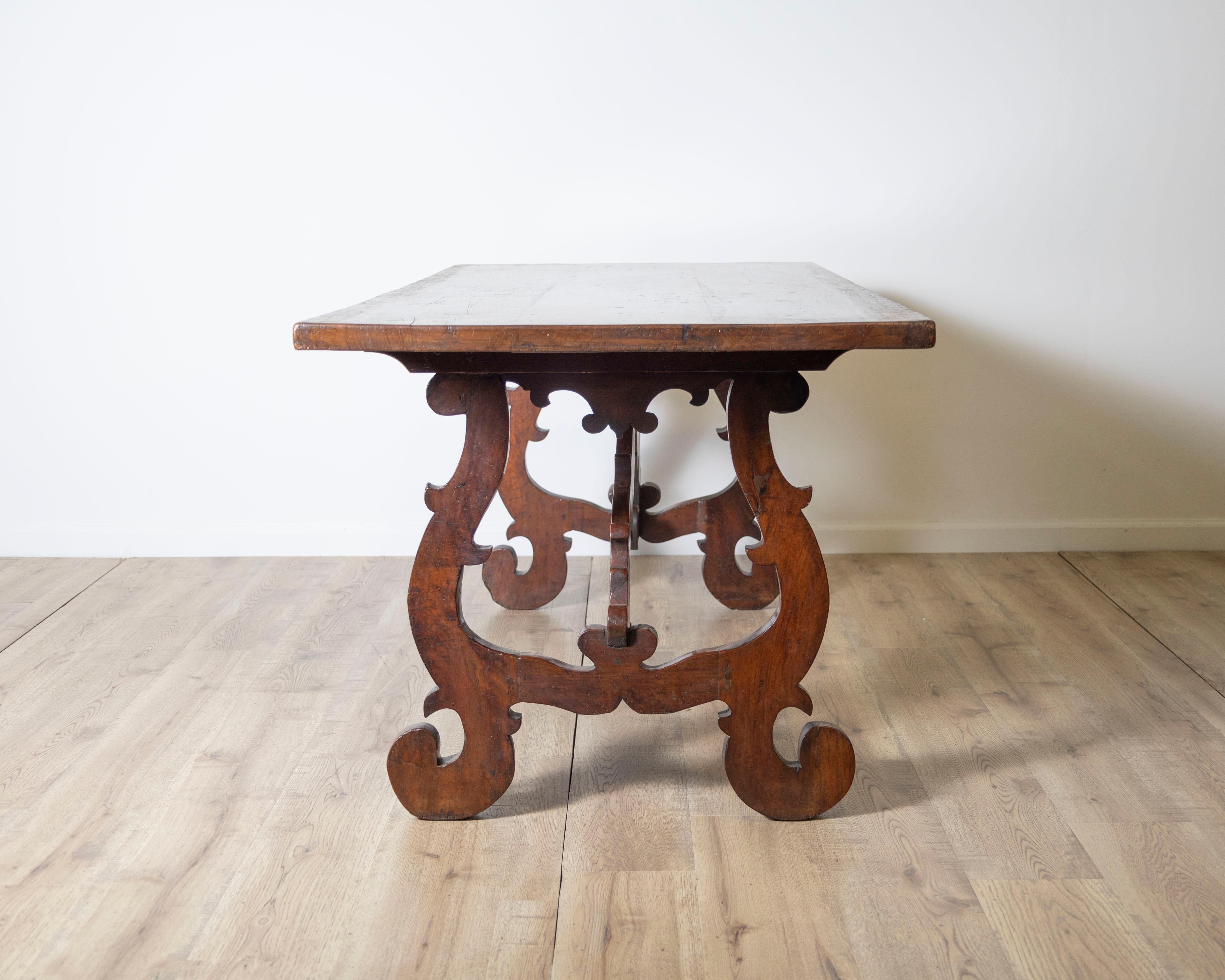 18th Century Italian Fratino Table For Sale 3