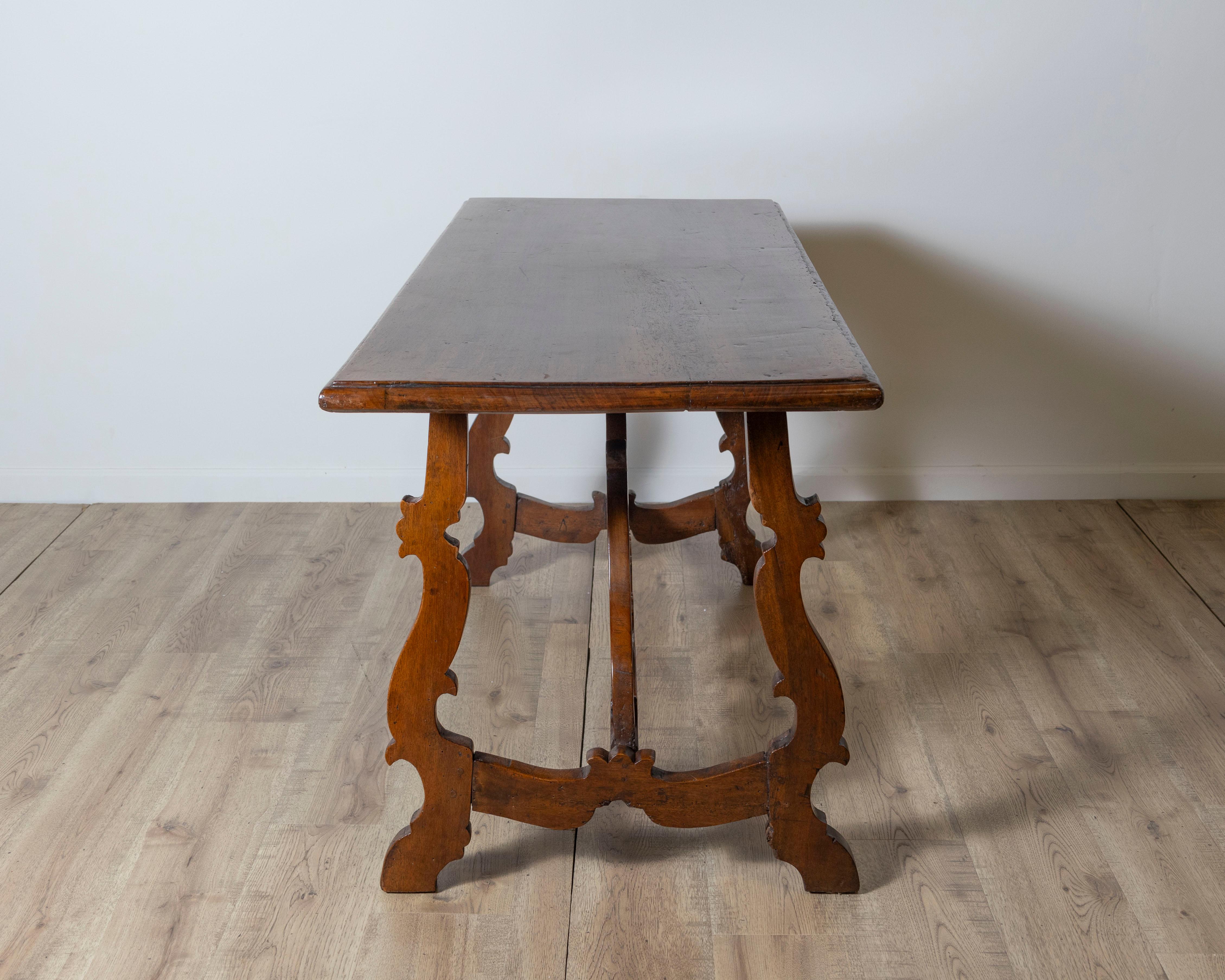Table Fratino italienne du 18e siècle en vente 4