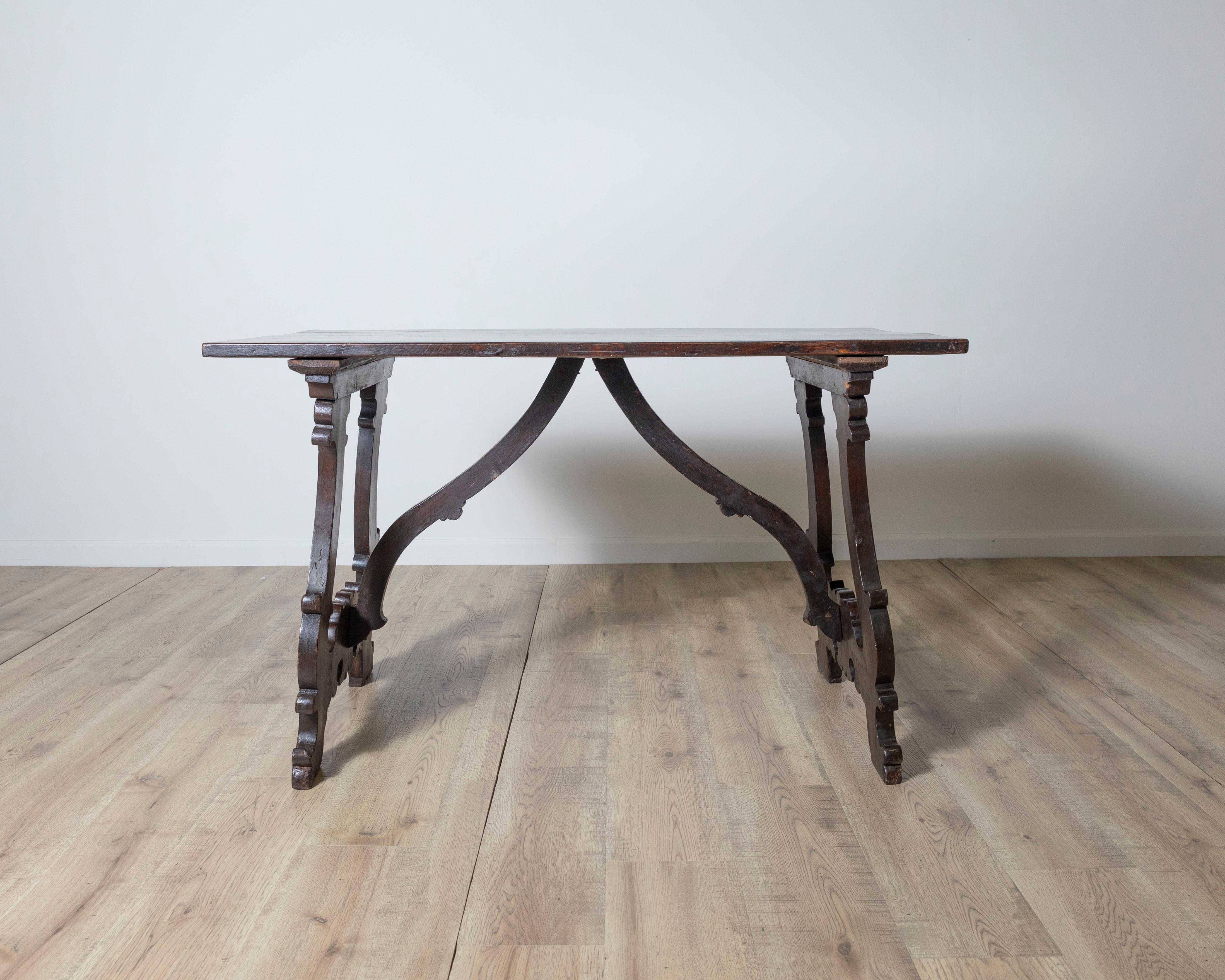 18th Century Italian Fratino Table For Sale 4