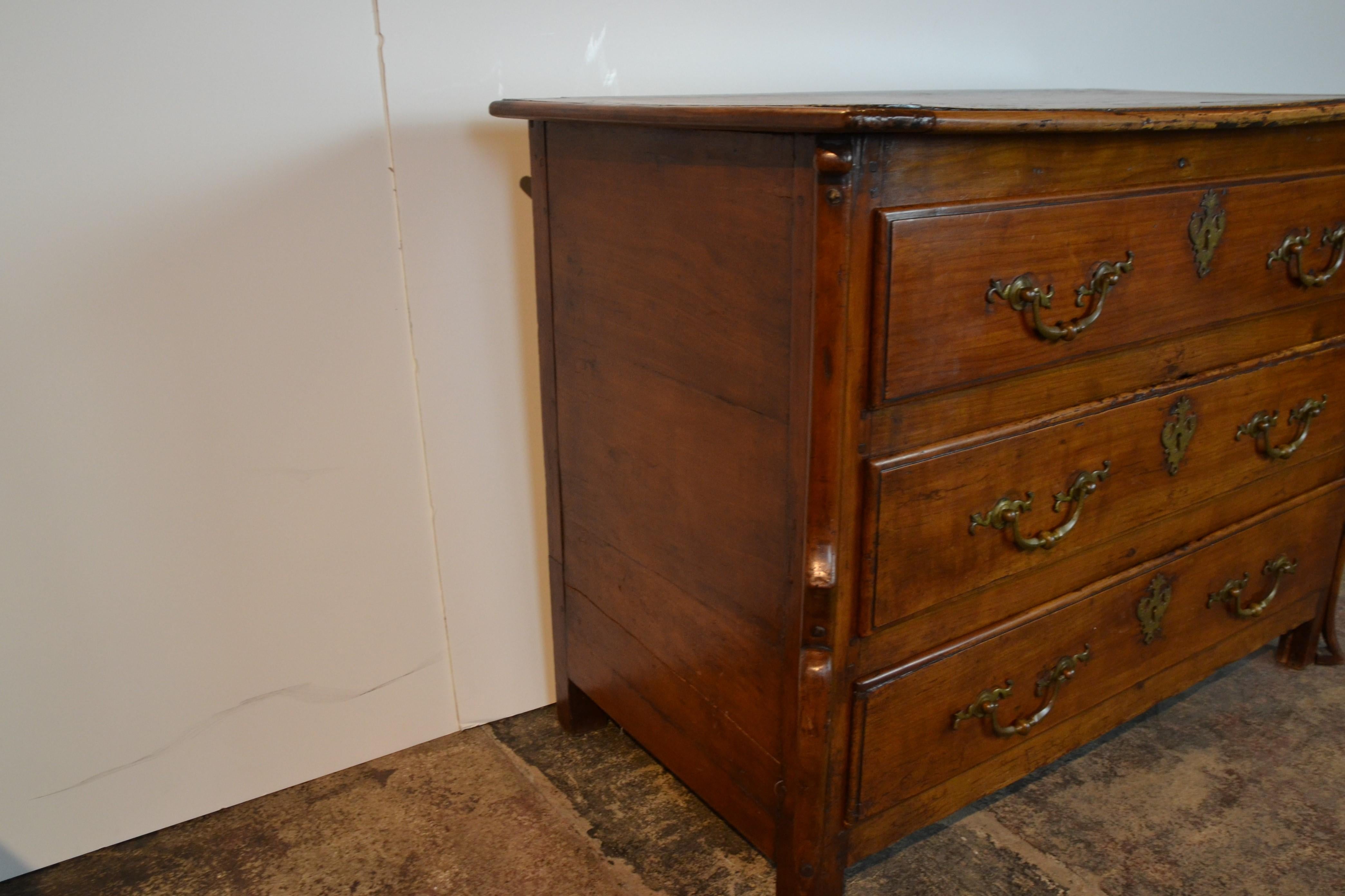 18th Century Italian Fruitwood Chest of Drawers / Commode In Good Condition For Sale In Pomona, CA