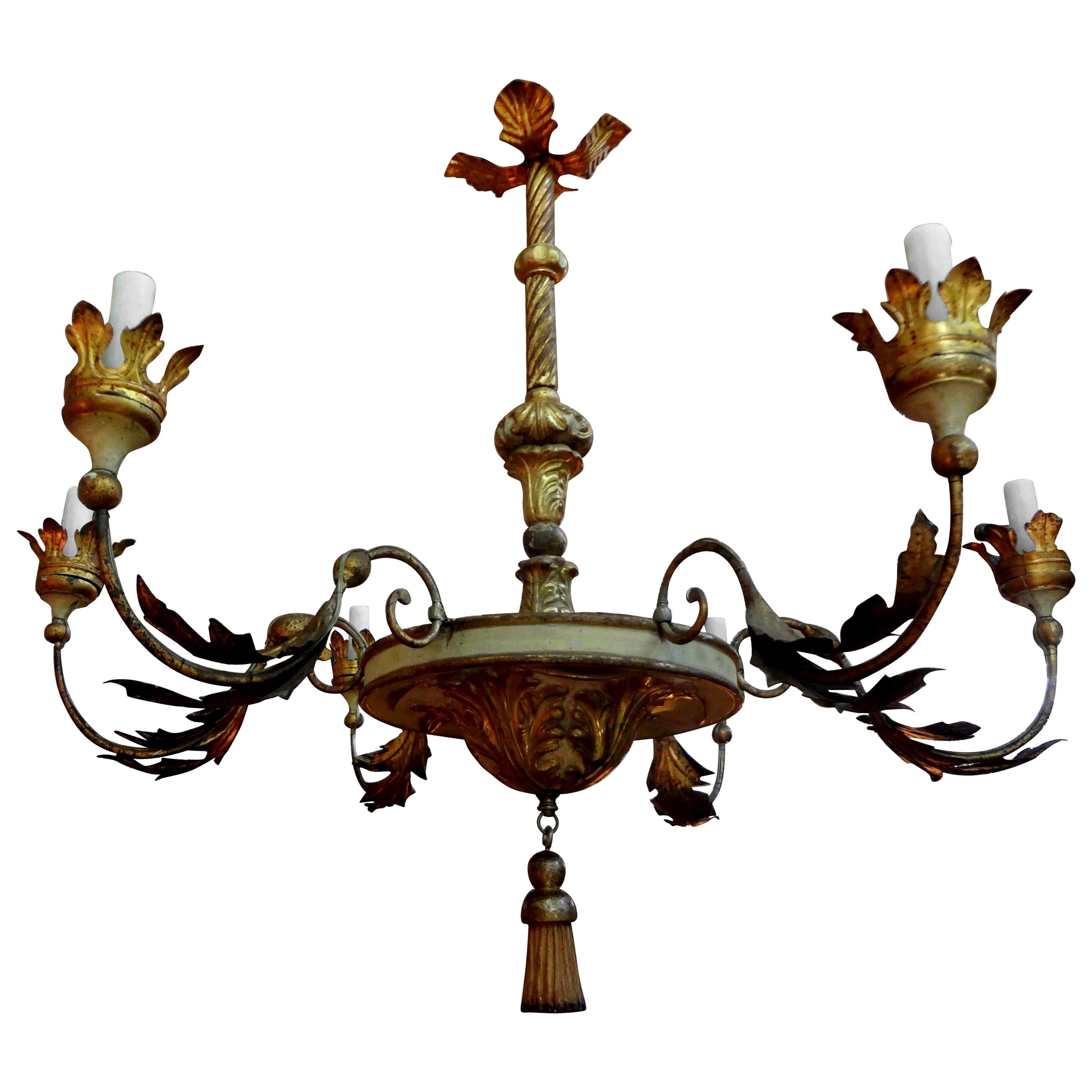 Italienischer Kronleuchter aus vergoldetem Genfholz aus dem 18. Jahrhundert