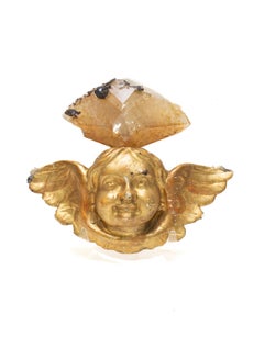 Ange italien doré du XVIIIe siècle monté avec un cristal de calcite et de la sphalérite