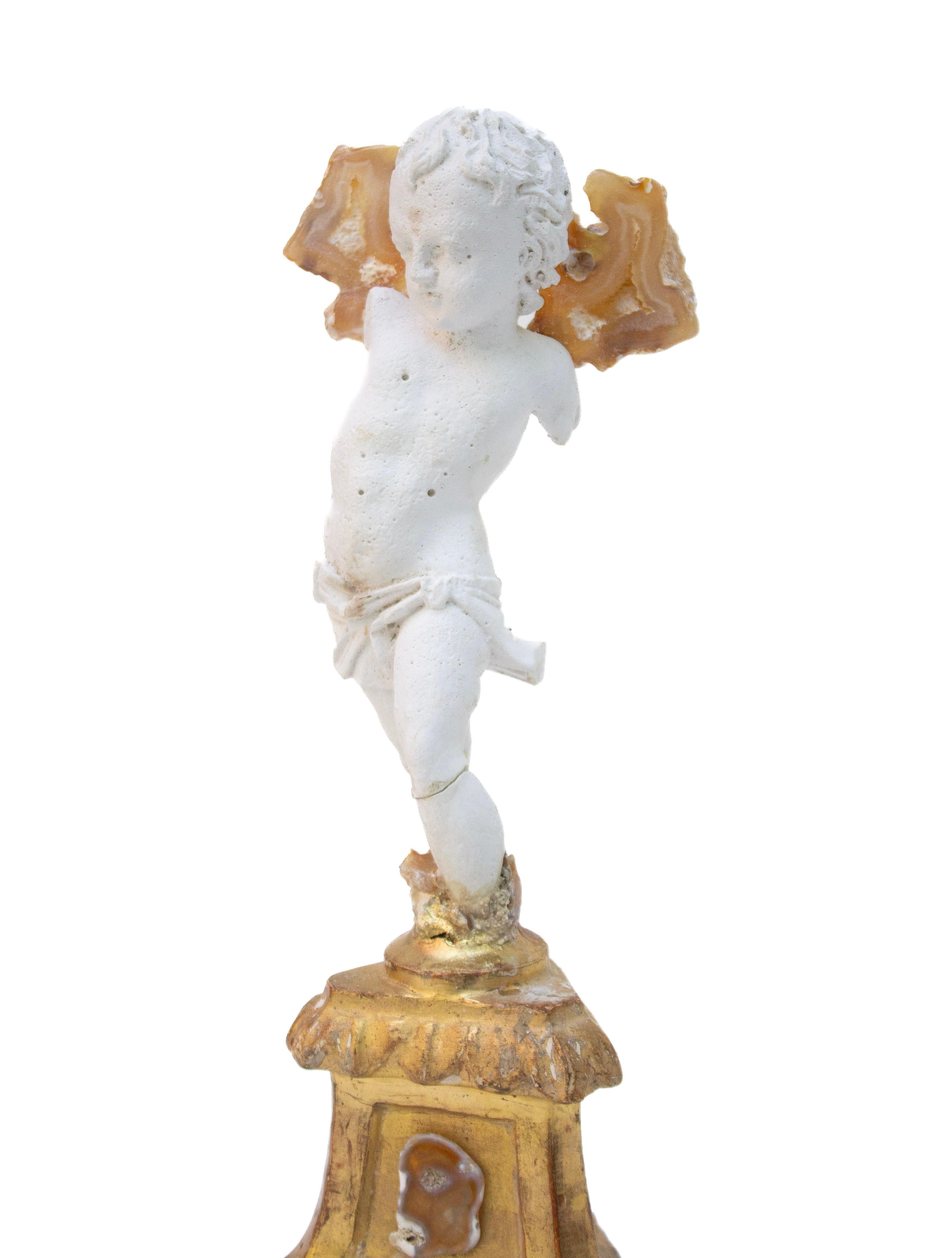 Hand-Carved 18th Century Italian Gilded Base with Plaster Cherub and Polished Agate Coral For Sale