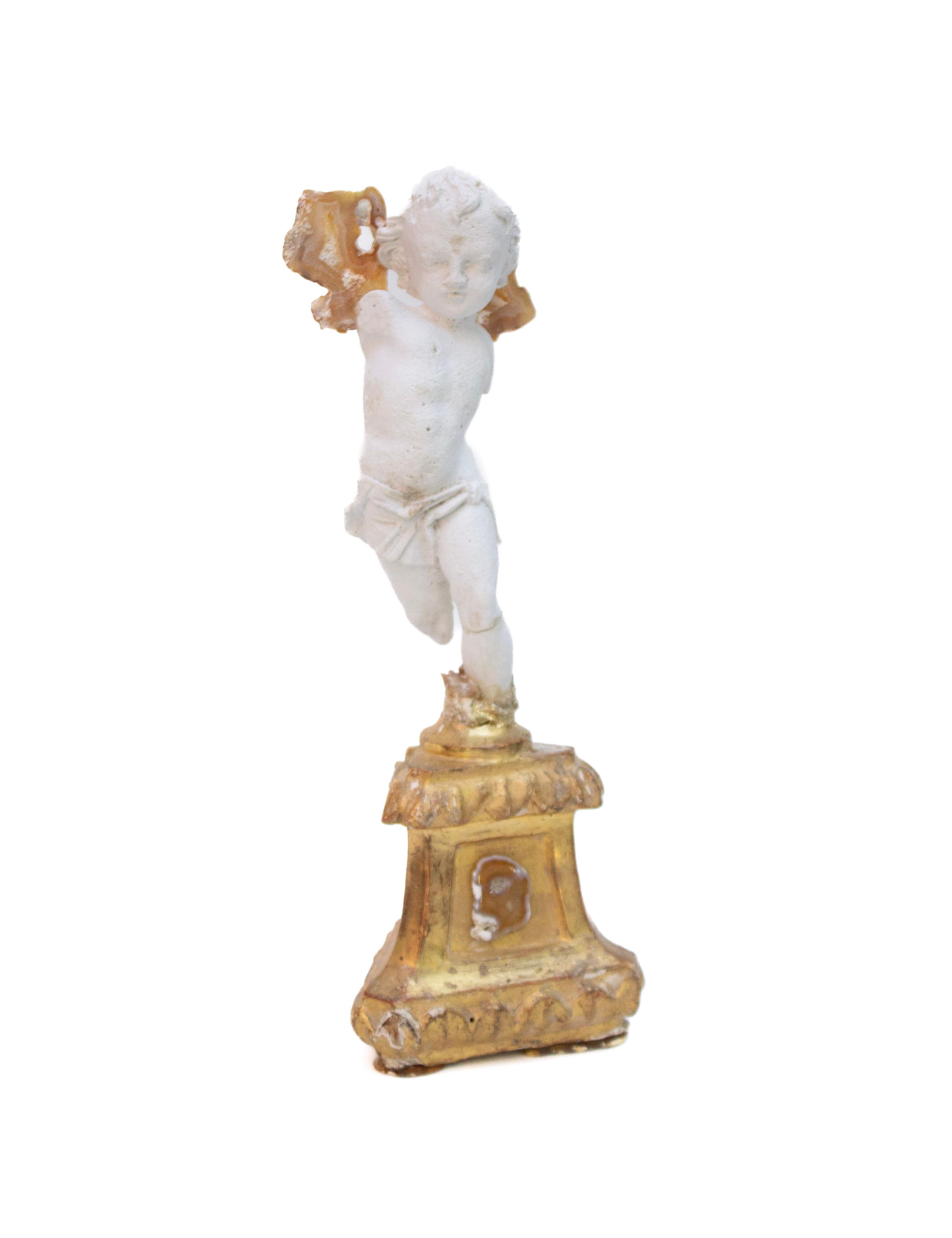 18th Century and Earlier 18th Century Italian Gilded Base with Plaster Cherub and Polished Agate Coral For Sale