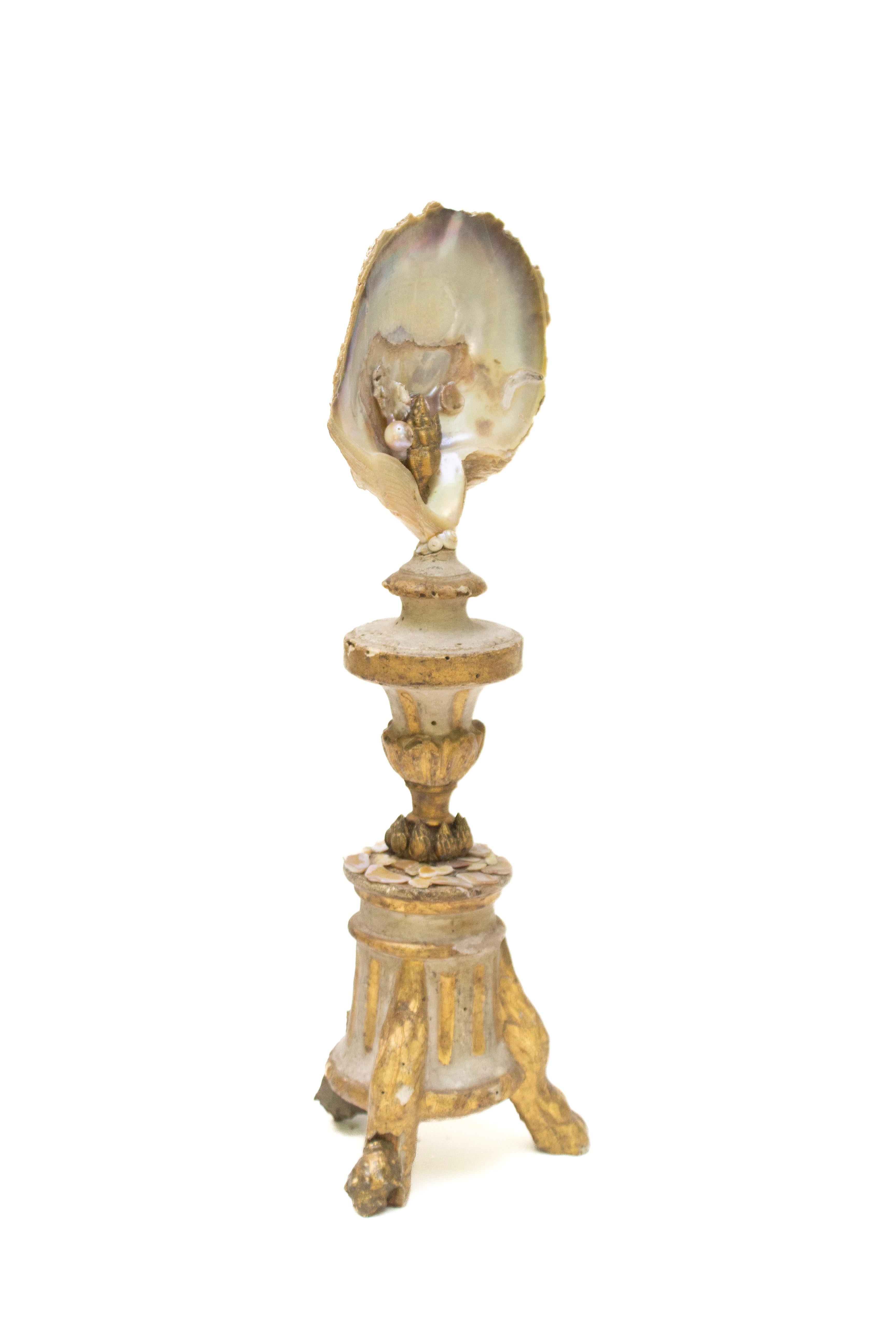 18th Century Italian Gilded Candlestick with Pearlescent and Gold Shells In Good Condition For Sale In Dublin, Dalkey