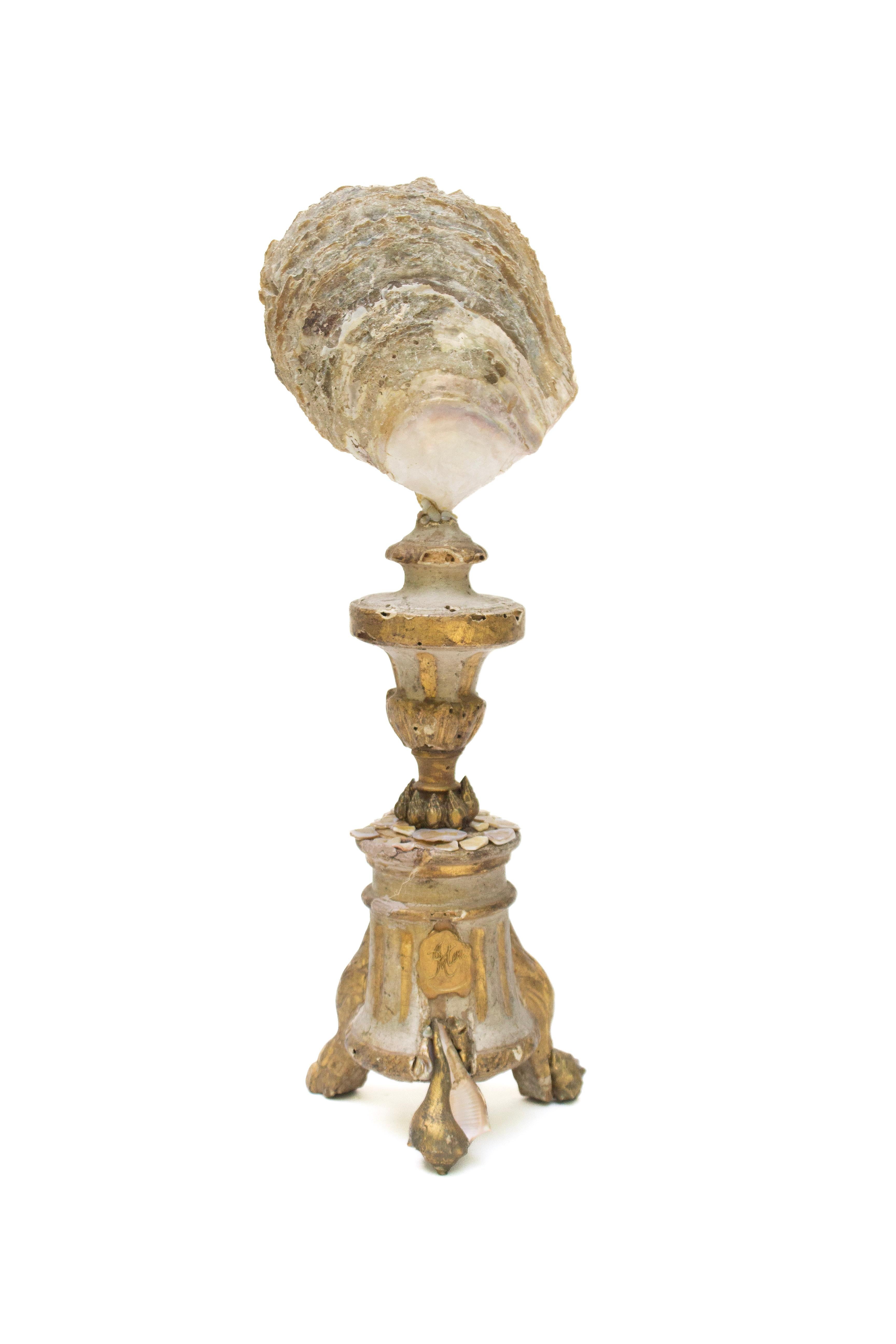 18th Century Italian Gilded Candlestick with Pearlescent and Gold Shells For Sale 2