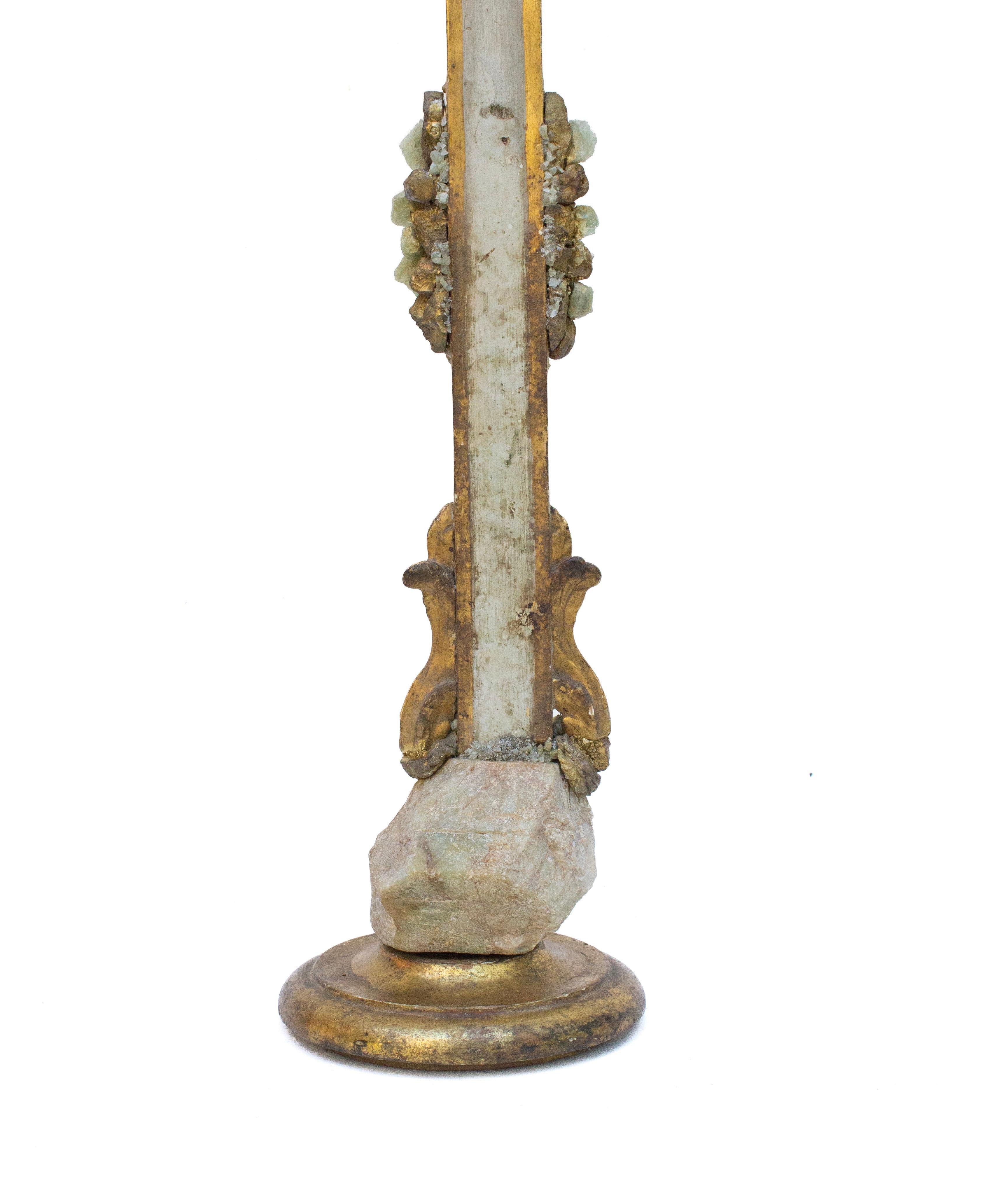 Rococò Croce e braccia di Cristo dorate del XVIII secolo con acquamarina in vendita