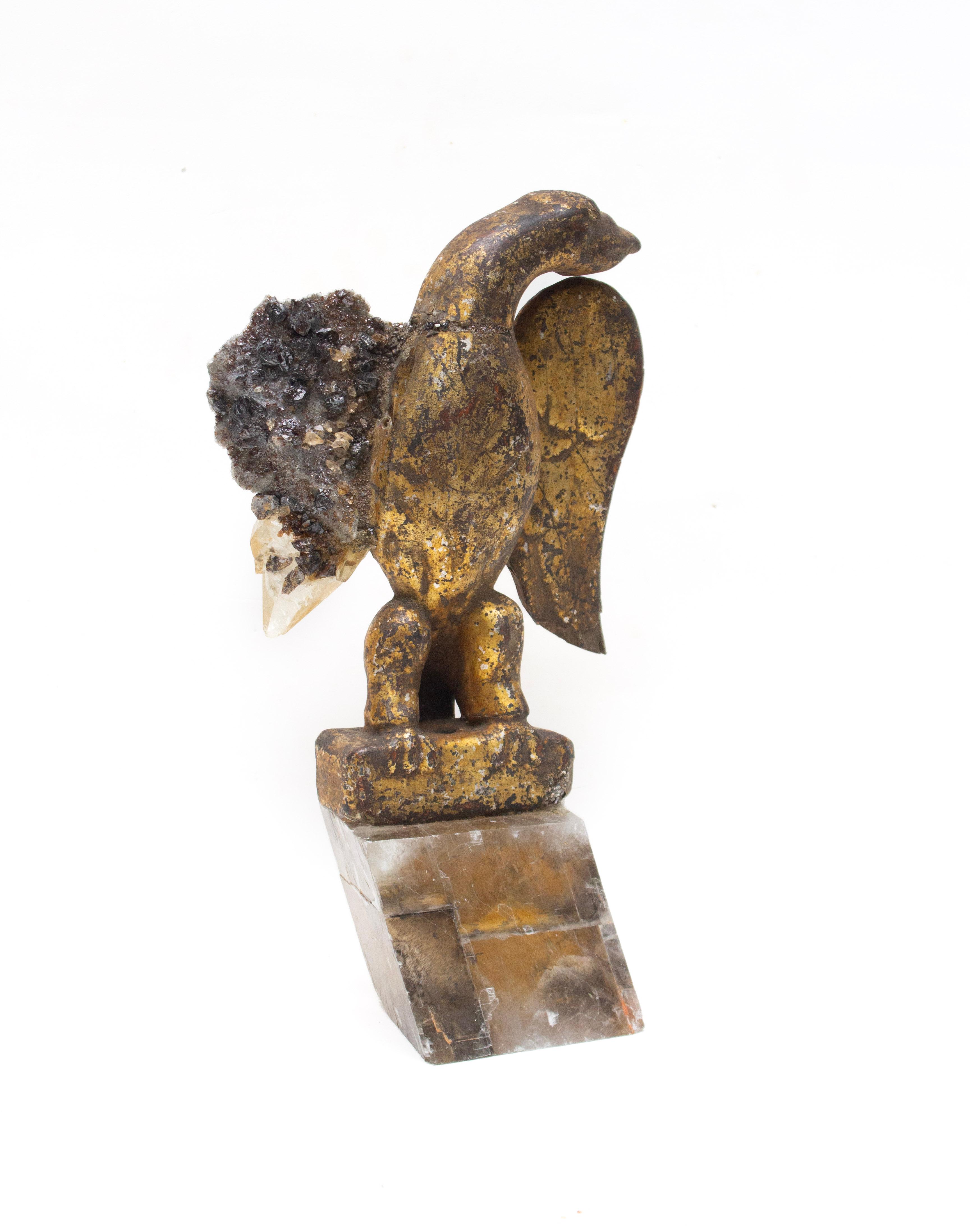 18th Century Italian Gilded Eagle with Calcite Crystal in a Sphalerite Matrix In condizioni deteriorate in vendita a Dublin, Dalkey