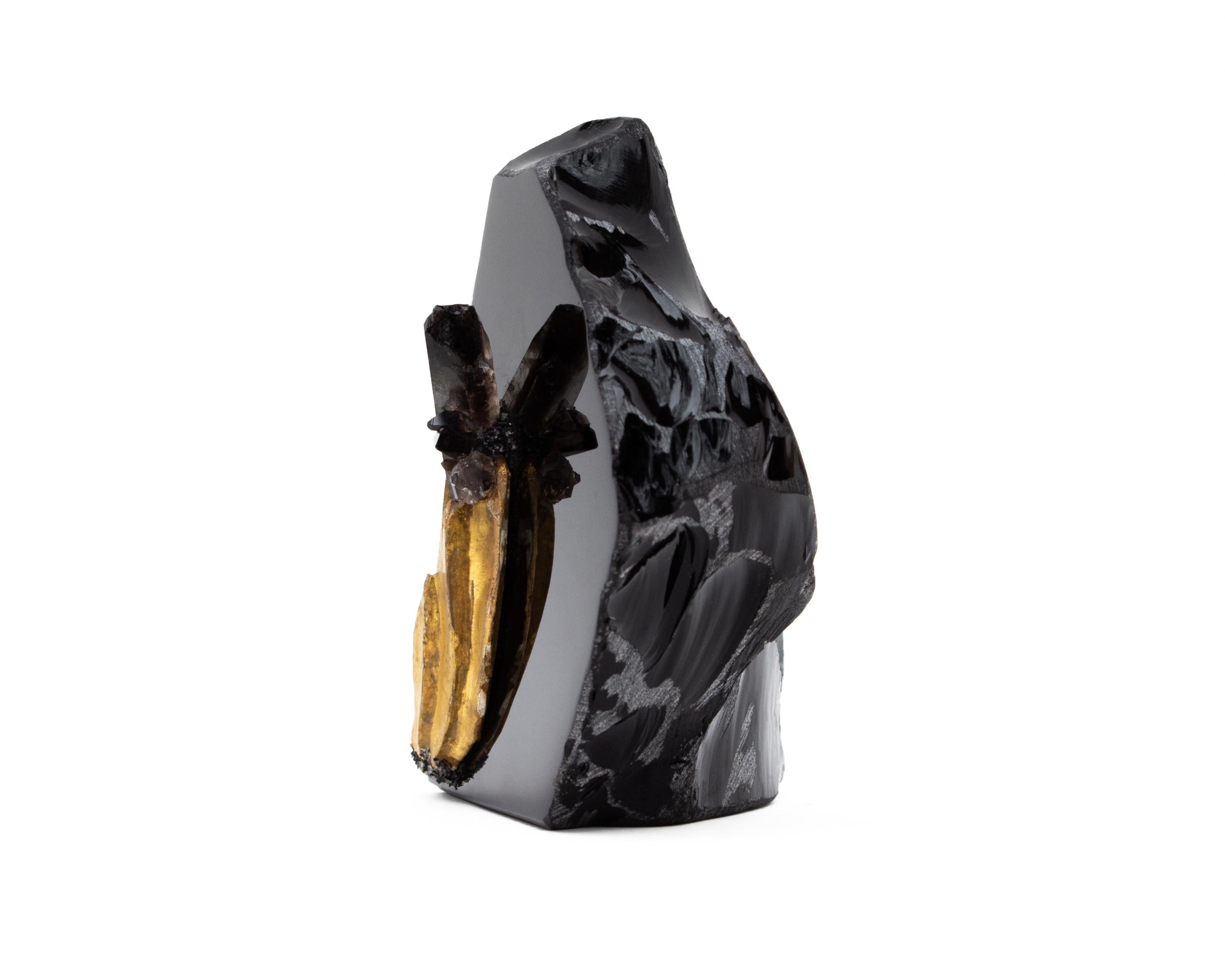 Italienisches vergoldetes Fragment des 18. Jahrhunderts mit schwarz bestrahlten Kristallen auf Obsidian im Zustand „Hervorragend“ im Angebot in Dublin, Dalkey