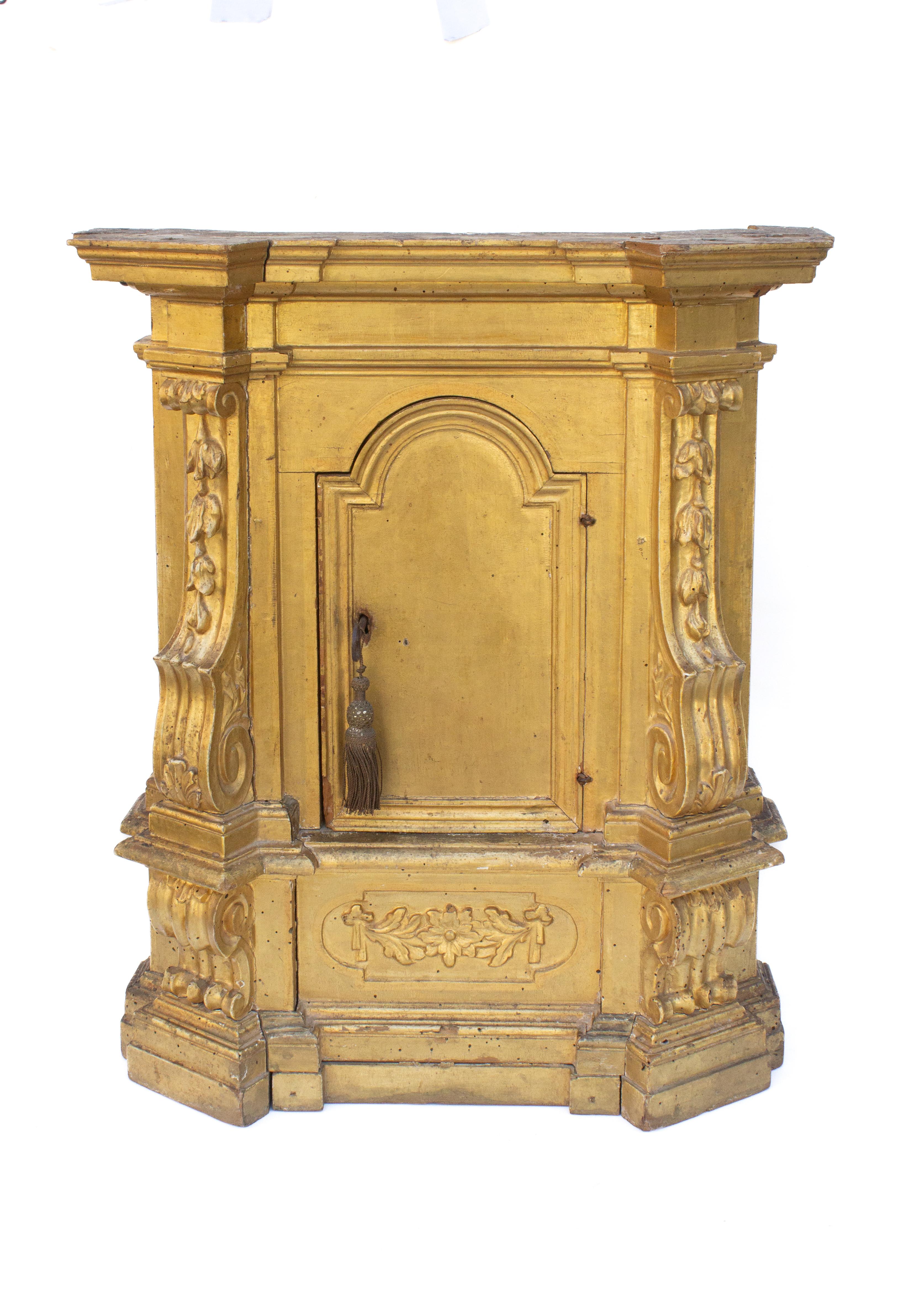 Rococo 18th Century Italian Gilded Tabernacle with a Hand-Carved Chalice Fragment For Sale