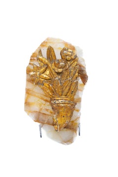 Bouquet italien du 18ème siècle sur quartz hématide avec perles baroques