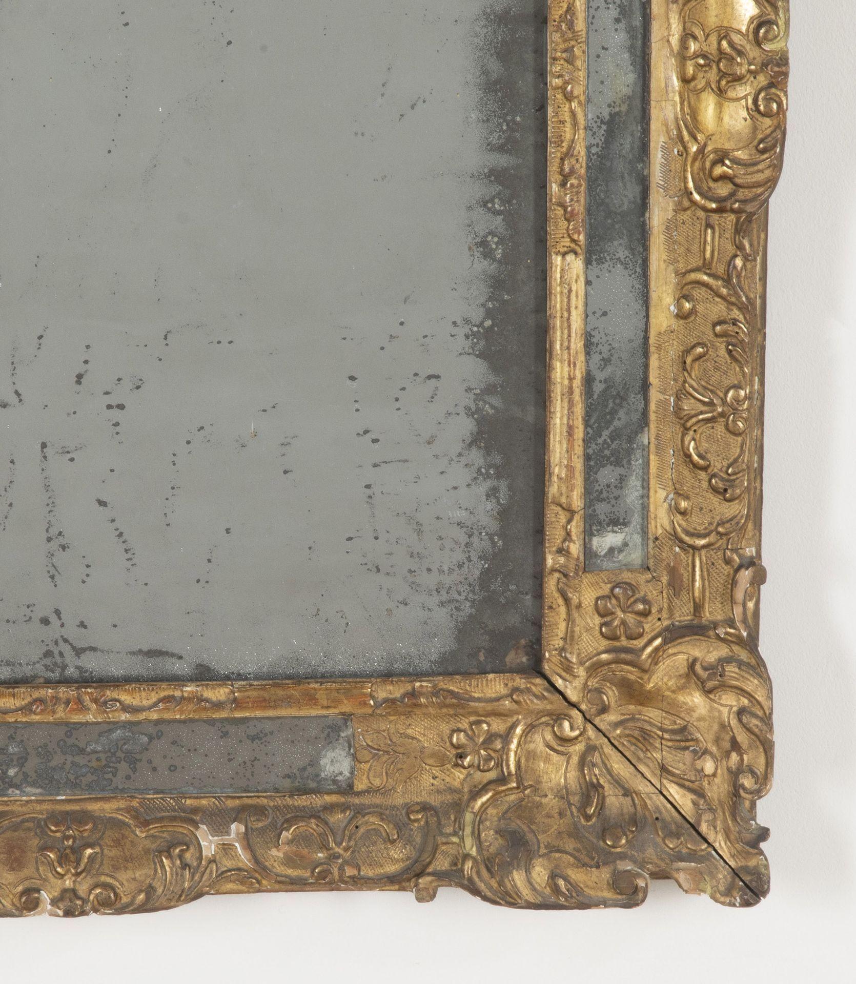 Miroir italien doré du 18e siècle en vente 1