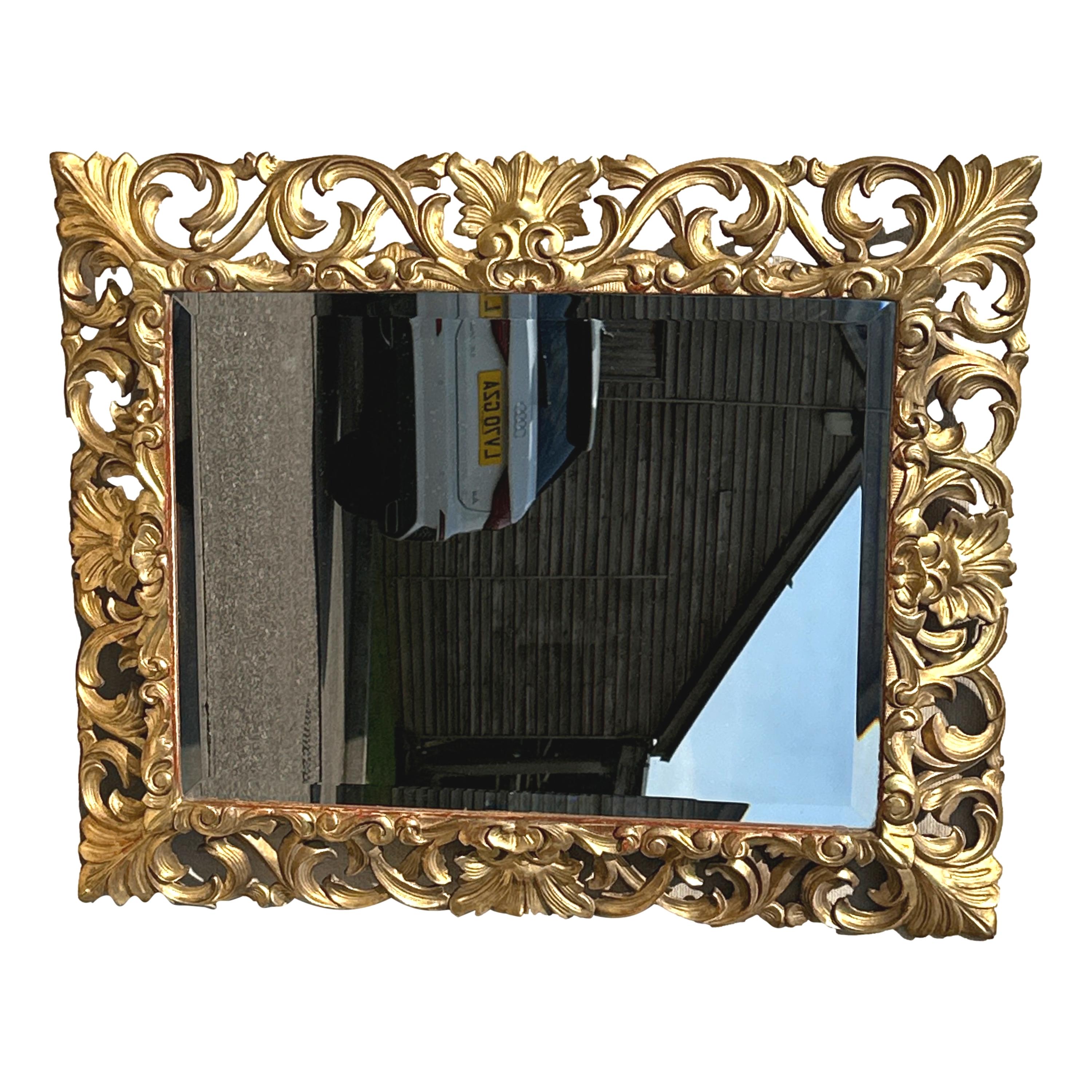 18th Century Italian Gilt Wall Mirror In Good Condition For Sale In Bedfordshire, GB