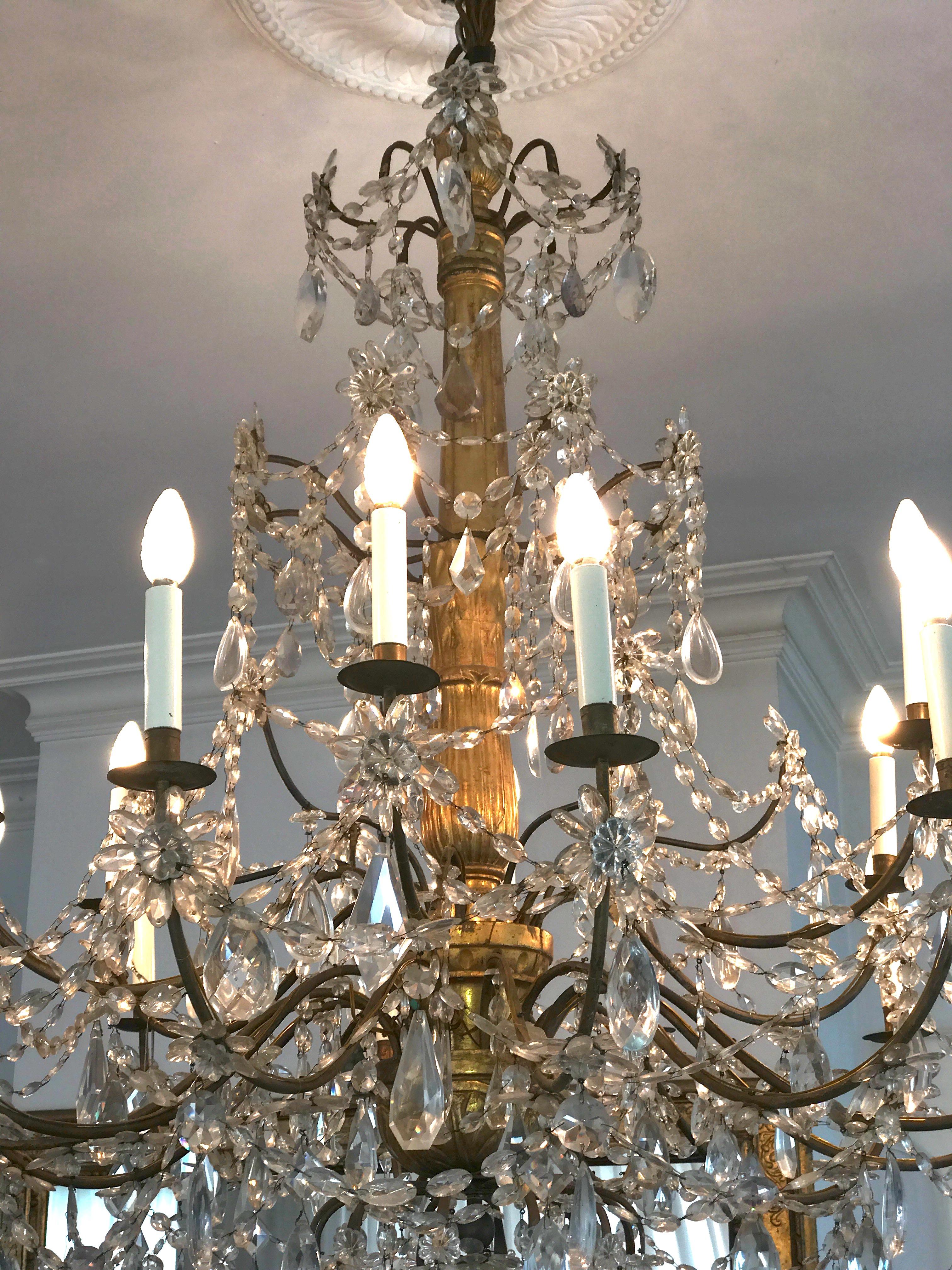 18th Century Italian Giltwood and Crystal Chandelier For Sale 6