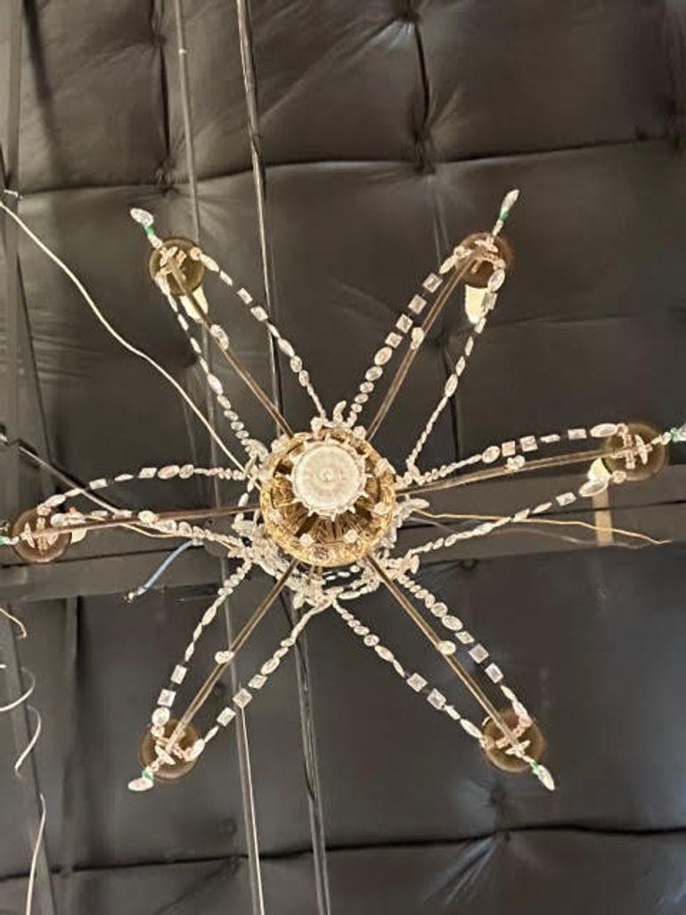 18th Century Italian Giltwood and Crystal Chandelier For Sale 3