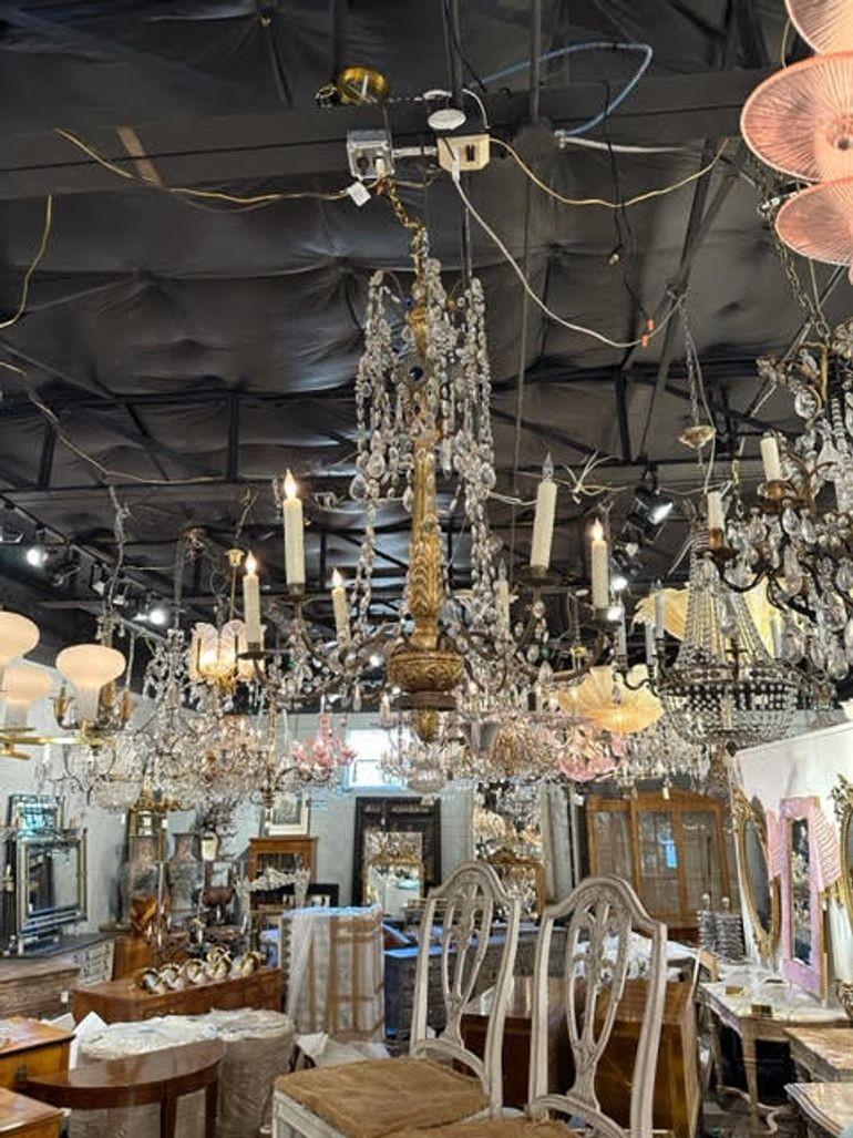 18th Century Italian Giltwood and Crystal Chandelier For Sale 4