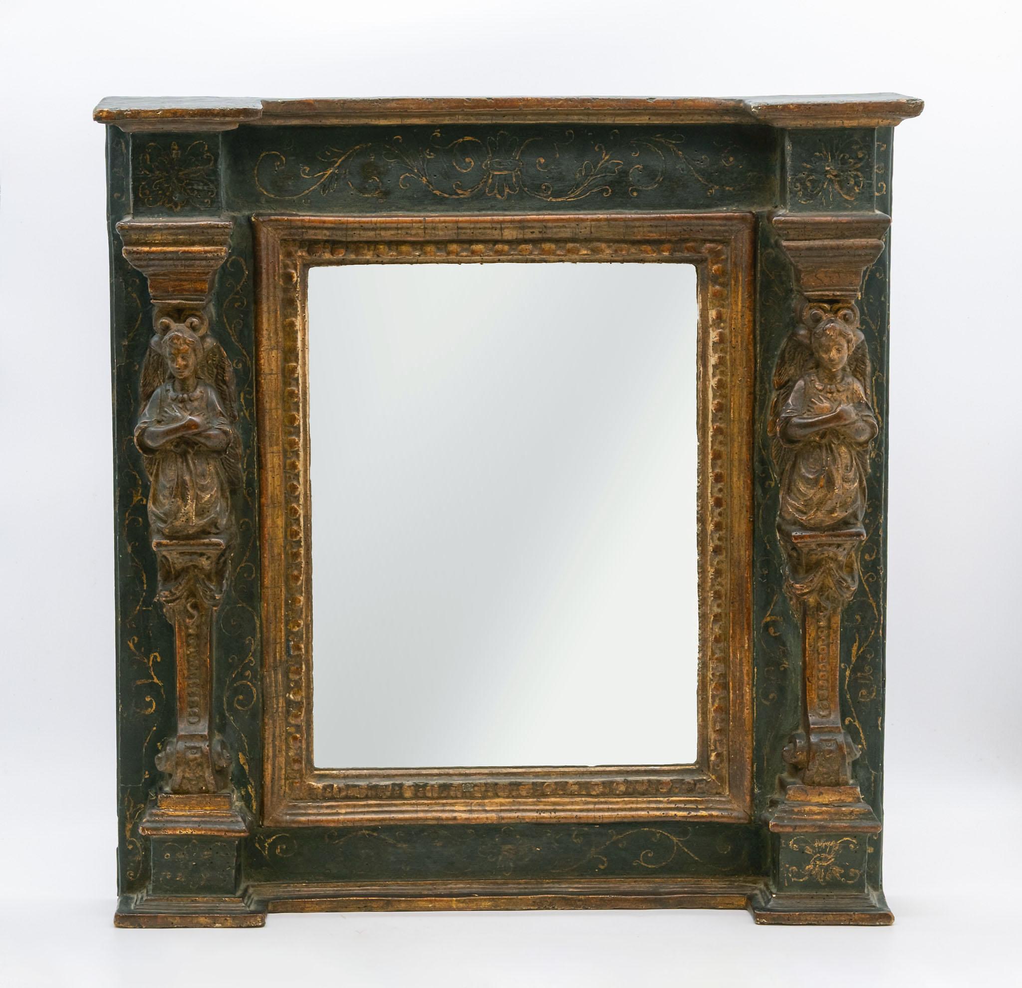 Espejo de pared italiano del siglo XVIII de madera dorada y columnas laterales de cariátides pintadas en venta 6