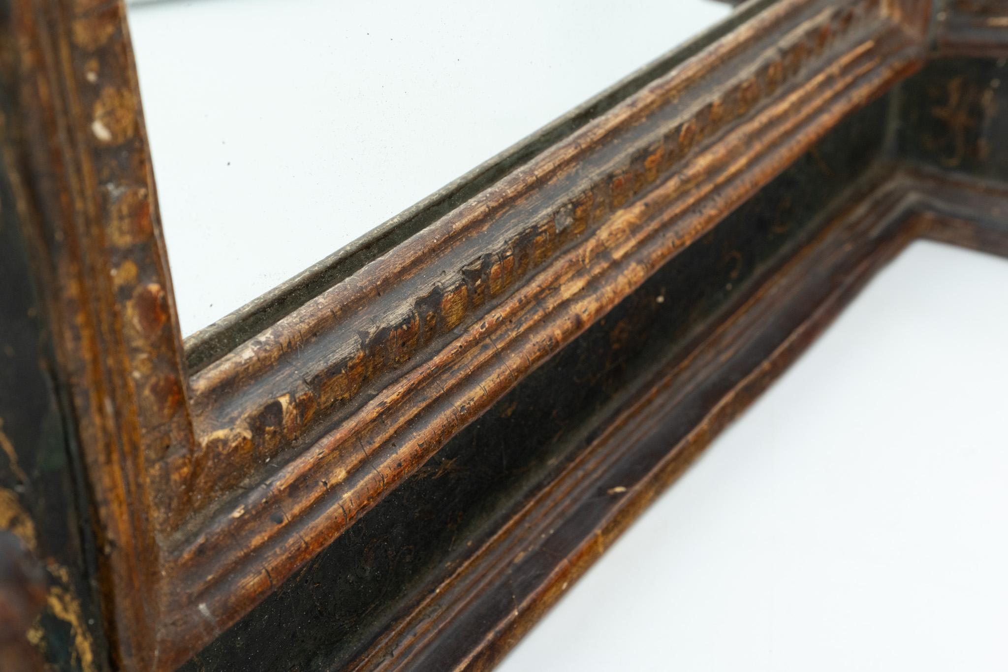 Espejo de pared italiano del siglo XVIII de madera dorada y columnas laterales de cariátides pintadas en venta 1