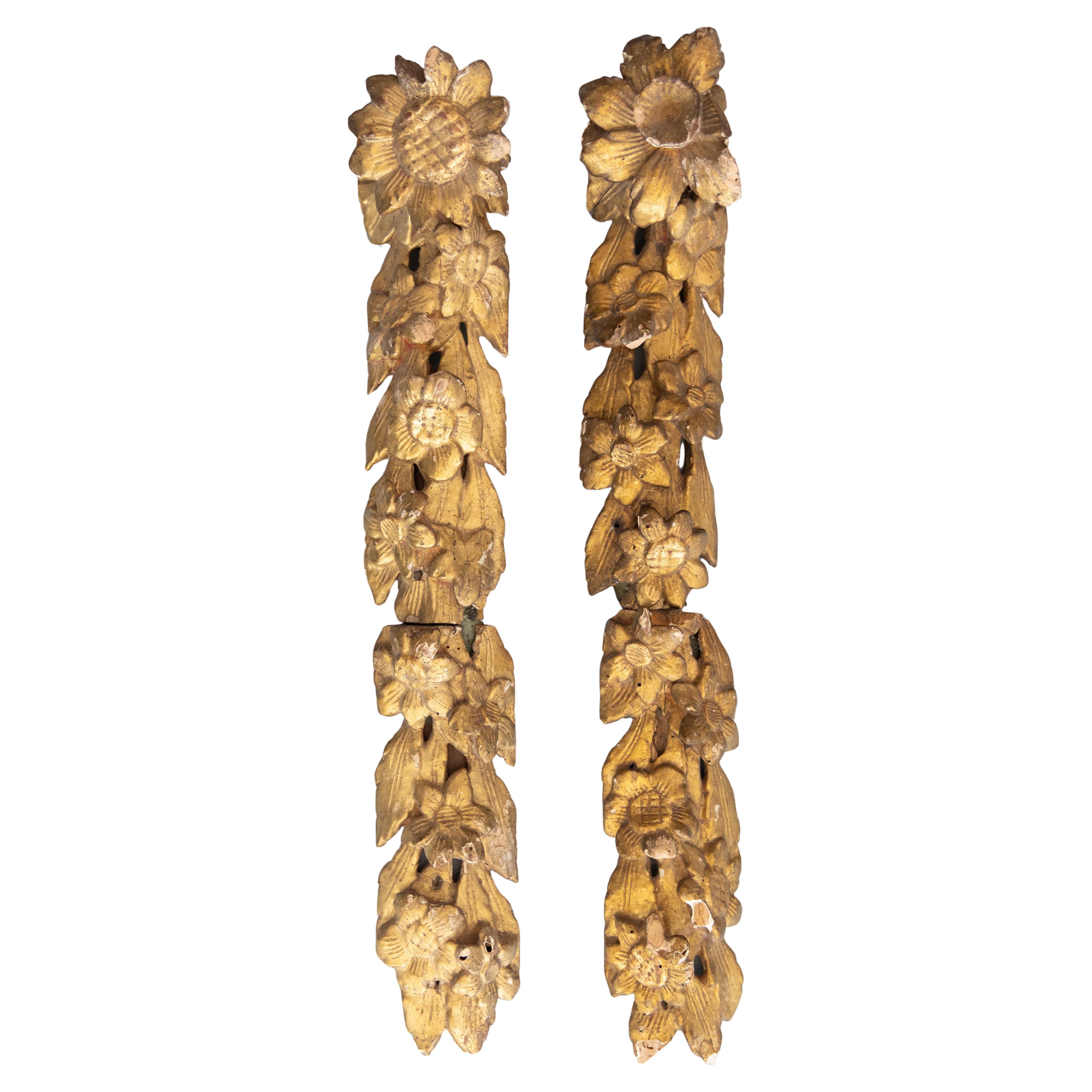 Suspension florale en bois doré italien du 18e siècle Fragments d
architecture Swags muraux