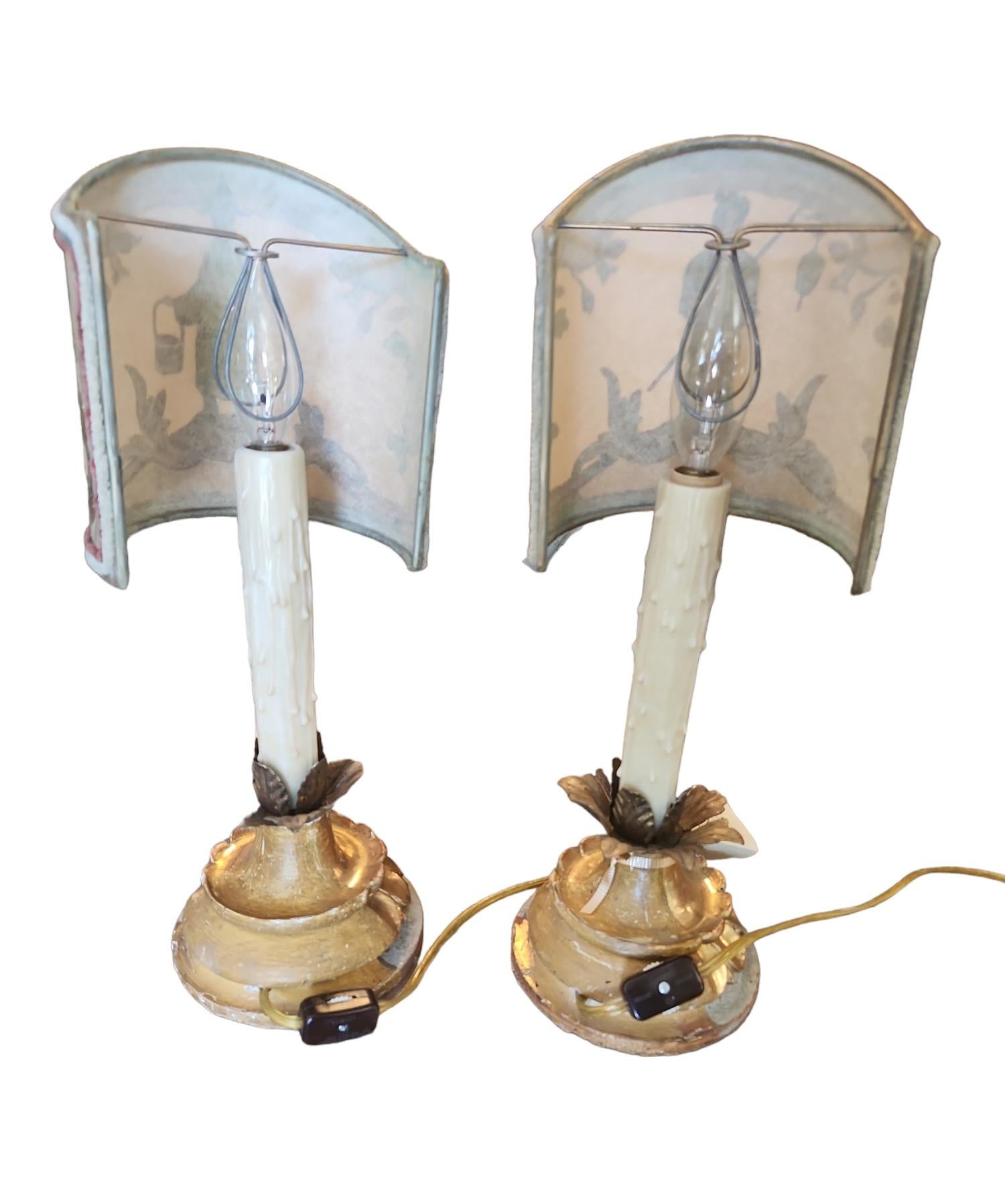 Fragments de bois doré italien du XVIIIe siècle transformés en lampes Bon état - En vente à Los Angeles, CA