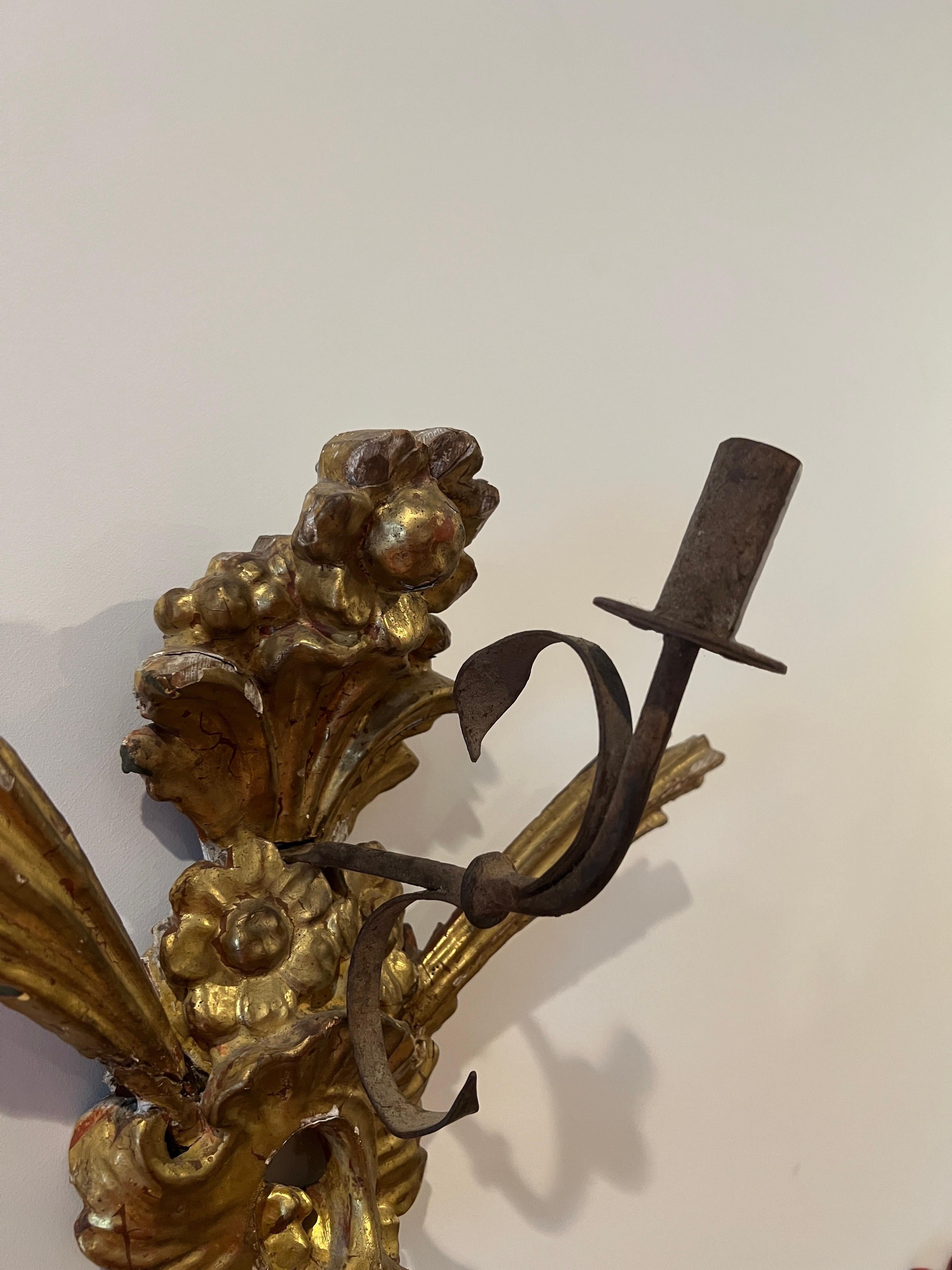 18th Century Italian Giltwood & Iron Single Arm Wall Sconce  In Good Condition For Sale In Atlanta, GA