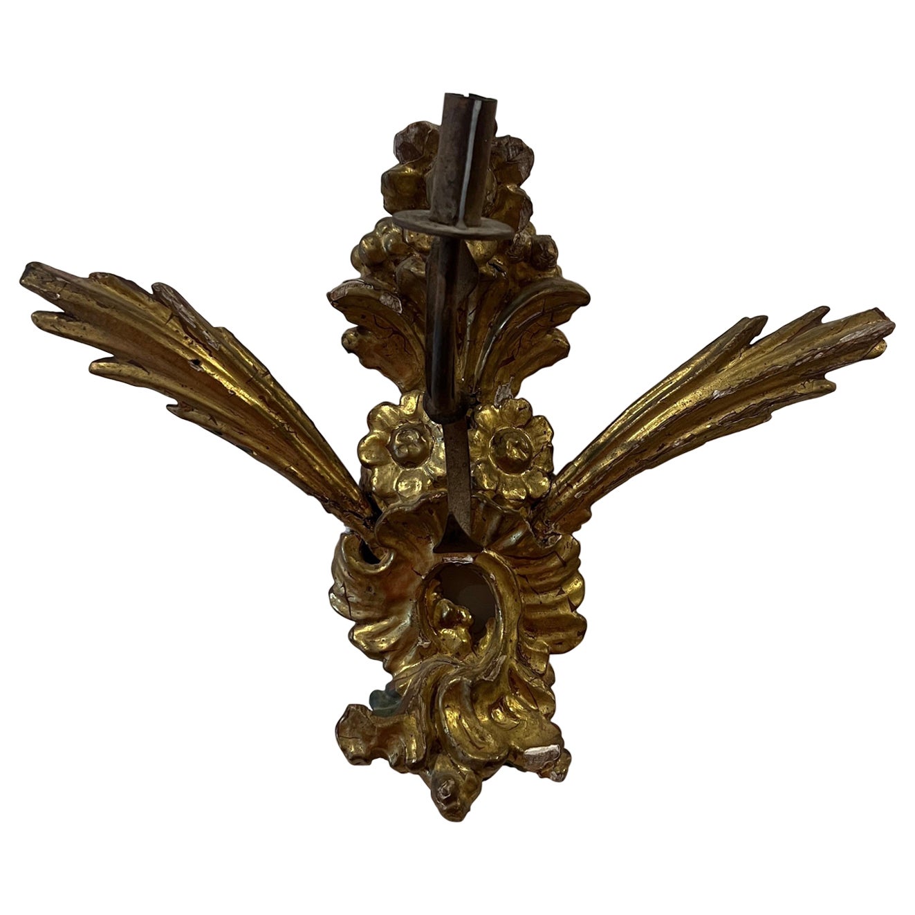 Applique a braccio singolo in legno dorato e ferro del XVIII secolo