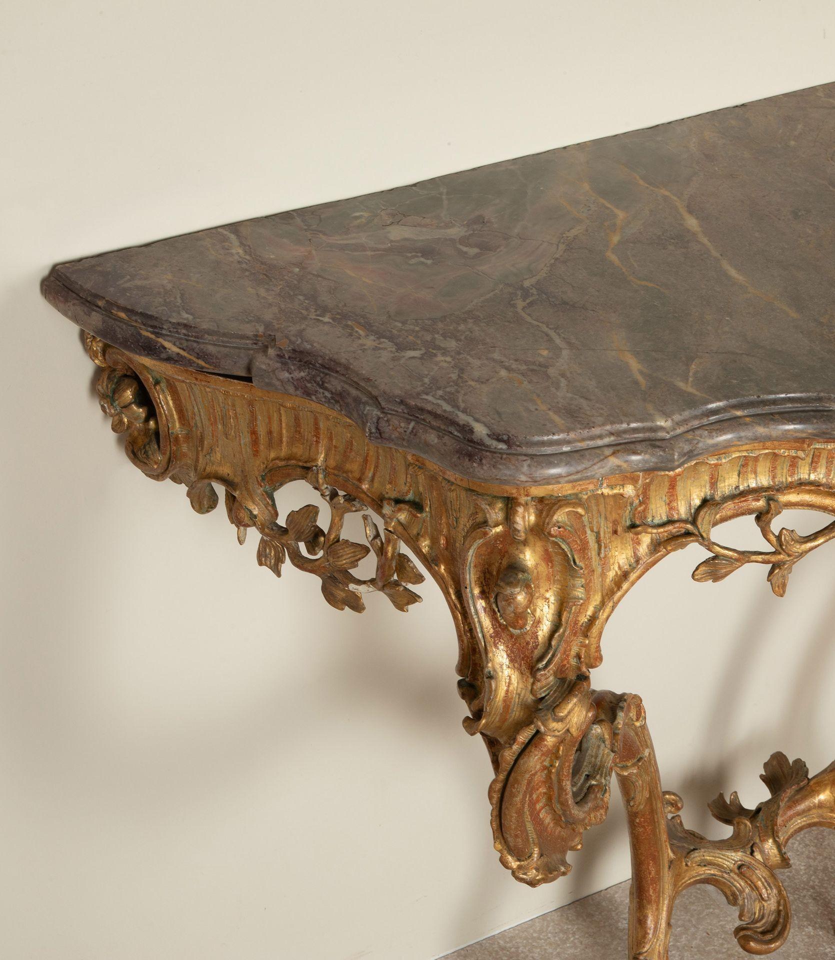 Table console italienne du 18e siècle en bois doré avec plateau en marbre Bon état - En vente à Gloucestershire, GB