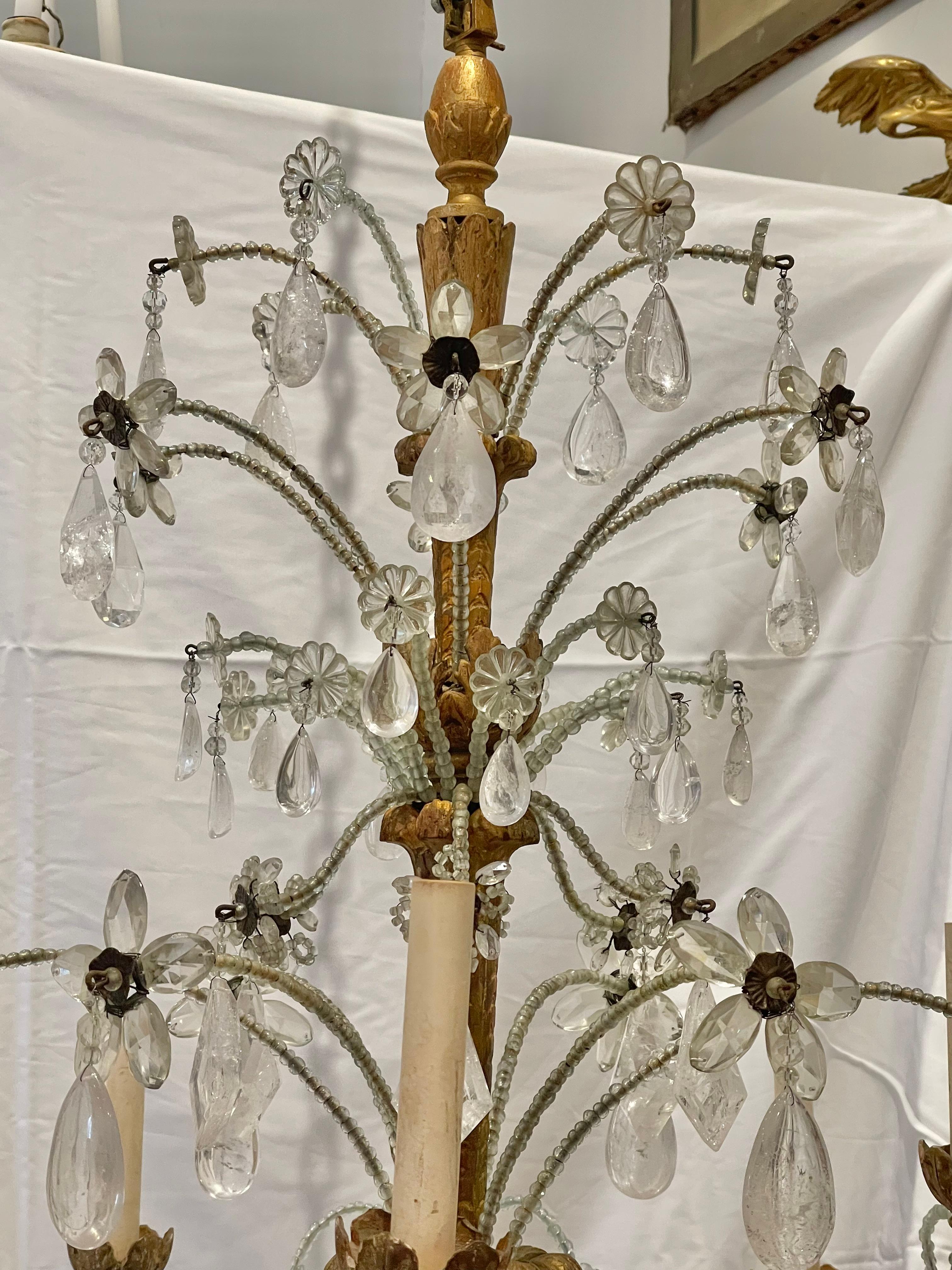 Lustre à douze lumières en bois doré, métal et cristal de roche italien du XVIIIe siècle en vente 2