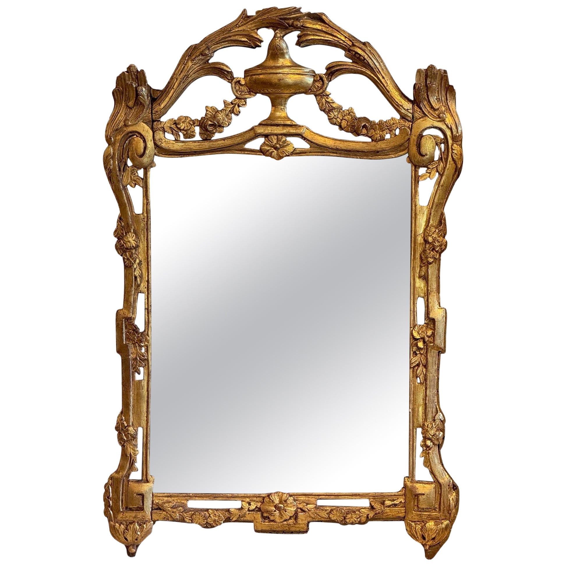 Miroir italien en bois doré du 18e siècle