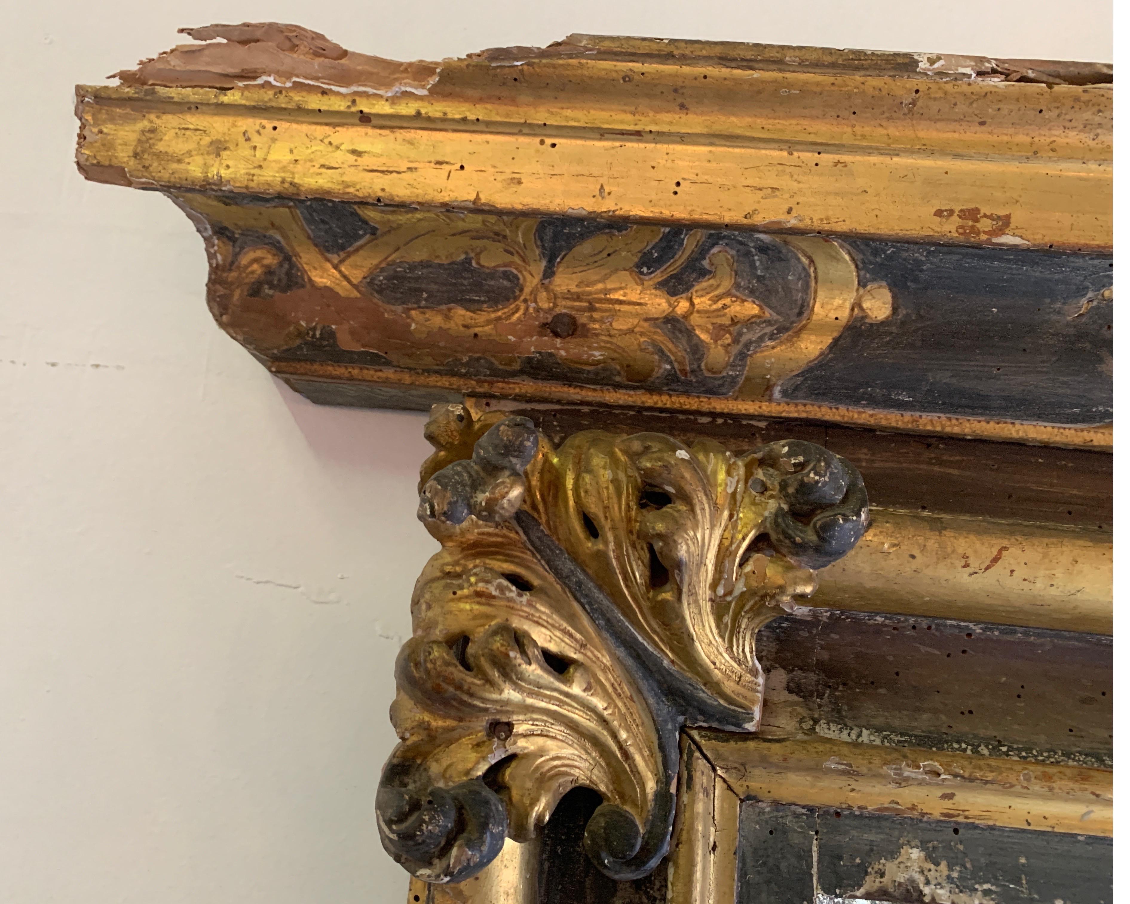 Italienischer vergoldeter Rahmen mit geteiltem Glasspiegel aus dem 18. Jahrhundert (Vergoldetes Holz) im Angebot