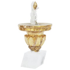 Italienischer Blattgold-Kerzenleuchter aus dem 18. Jahrhundert mit verblasstem Kristall auf einem kastanienfarbenen Sockel