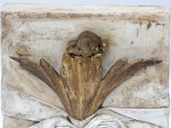 Sculpture murale du XVIIIe siècle, fragment de feuille d'or italienne, technique mixte, par Interi