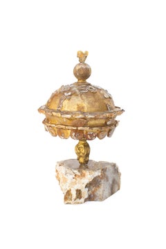 18th Century Italian Hand-Carved and Gilded Crown with Agate Coral and Pearls