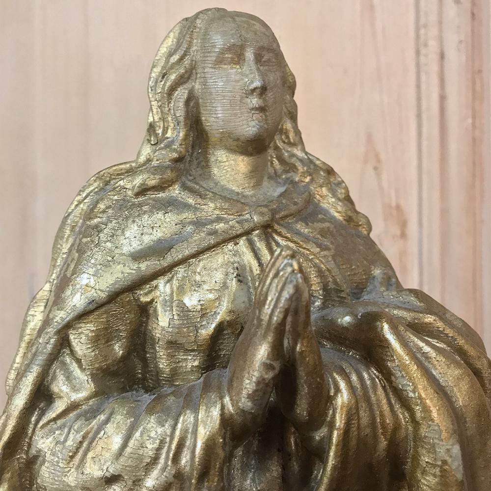 Italienische handgeschnitzte und bemalte Madonna-Statue aus Holz aus dem 18. Jahrhundert im Zustand „Gut“ im Angebot in Dallas, TX