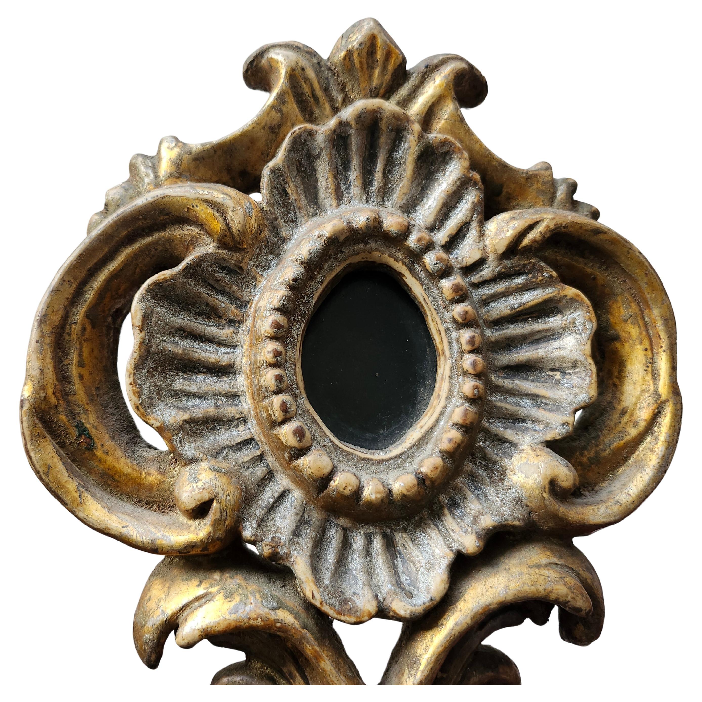 Italienisches handgeschnitztes barockes Reliquienschrein aus Giltwood aus dem 18. (Handgeschnitzt) im Angebot