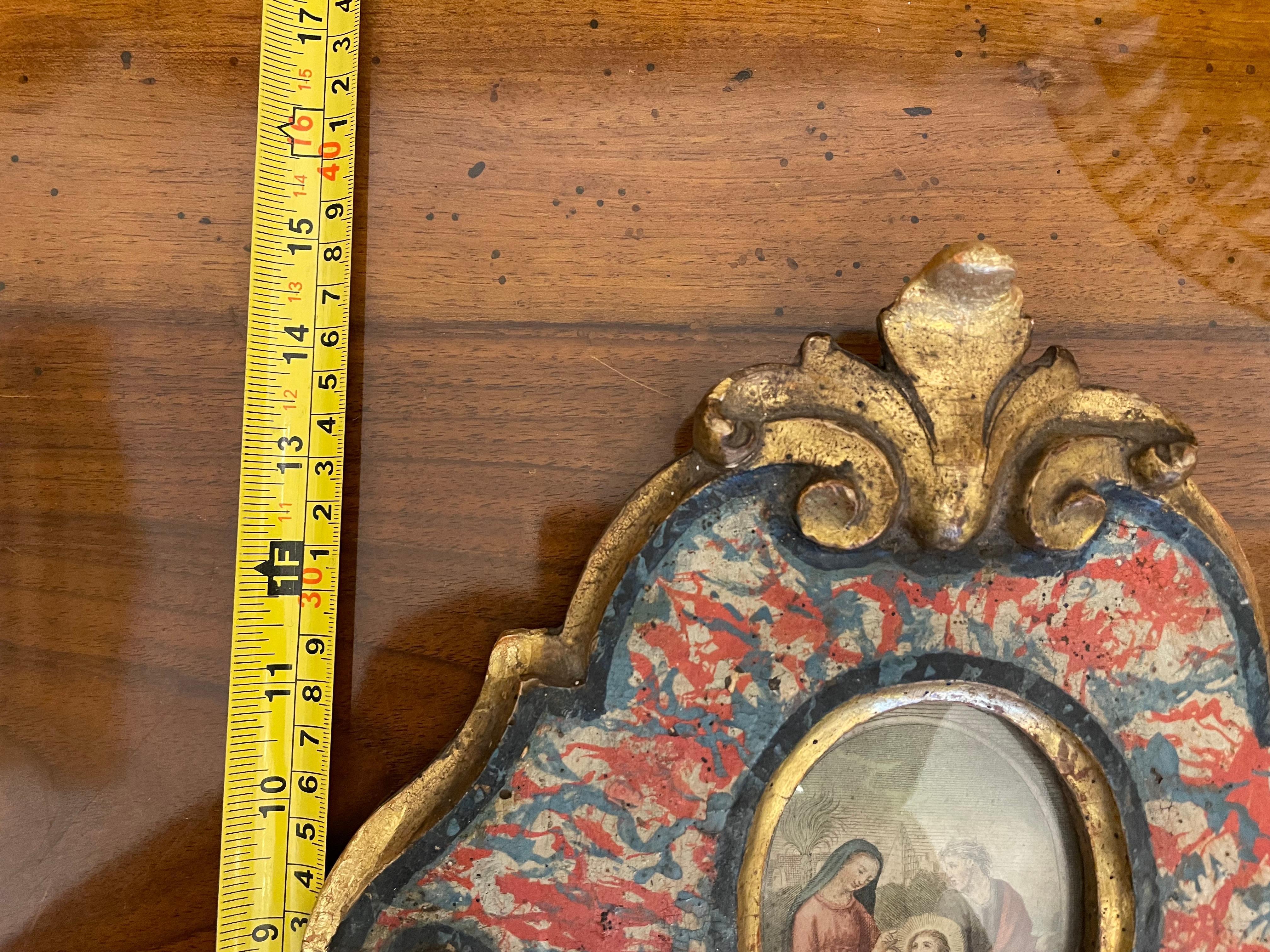 Font pour bénitier polychrome italien du 18ème siècle sculpté à la main représentant la Sainte eau en vente 10