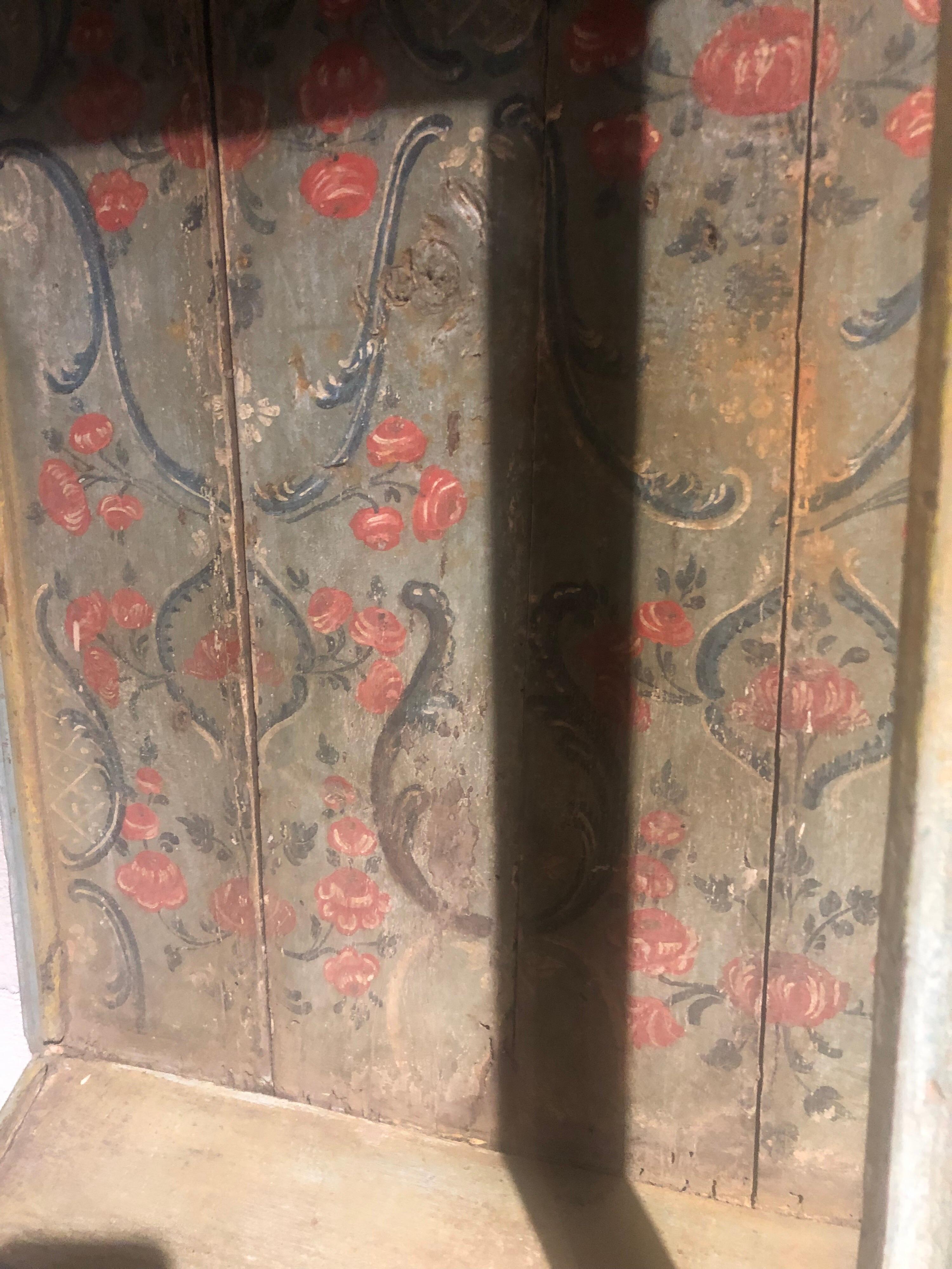 18th Century Italian Hand Painted and Carved Wall Shelf In Good Condition In Dallas, TX