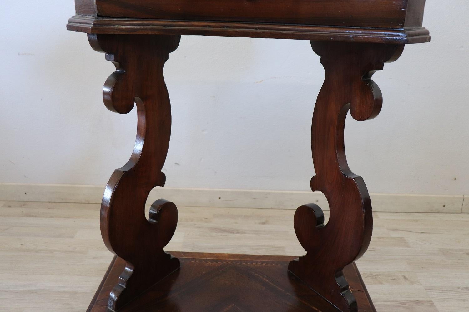 Mousqueton de genou italien ancien du 18ème siècle en noyer marqueté Bon état - En vente à Casale Monferrato, IT