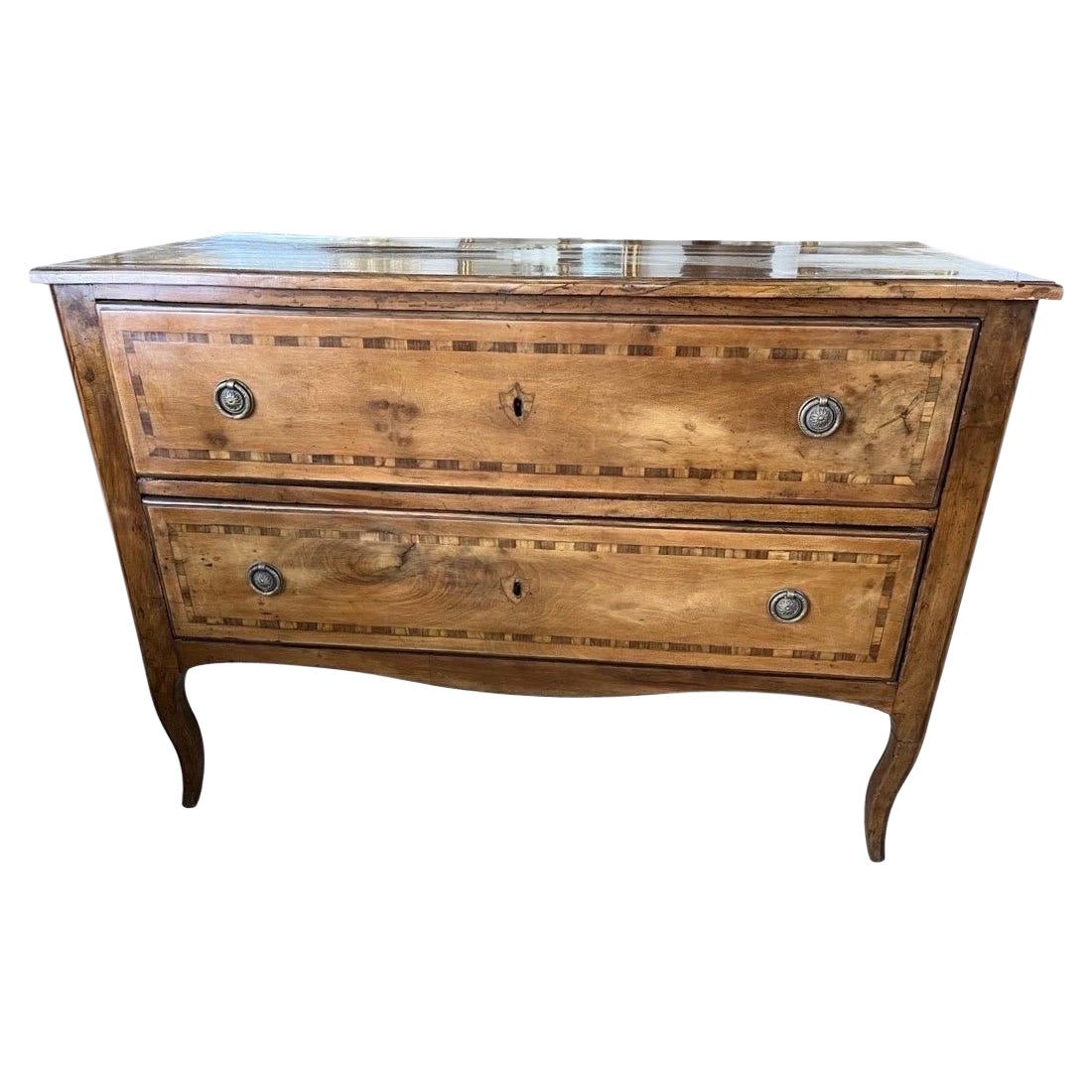 Commode italienne du 18e siècle en noyer marqueté