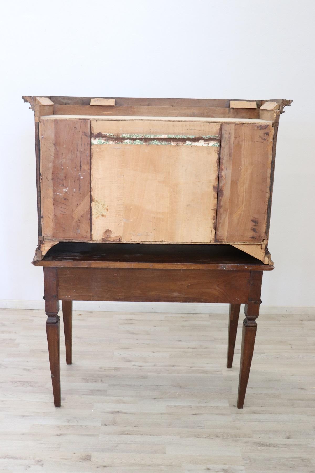 18th Century Italian Inlaid Walnut Secretaire For Sale 8