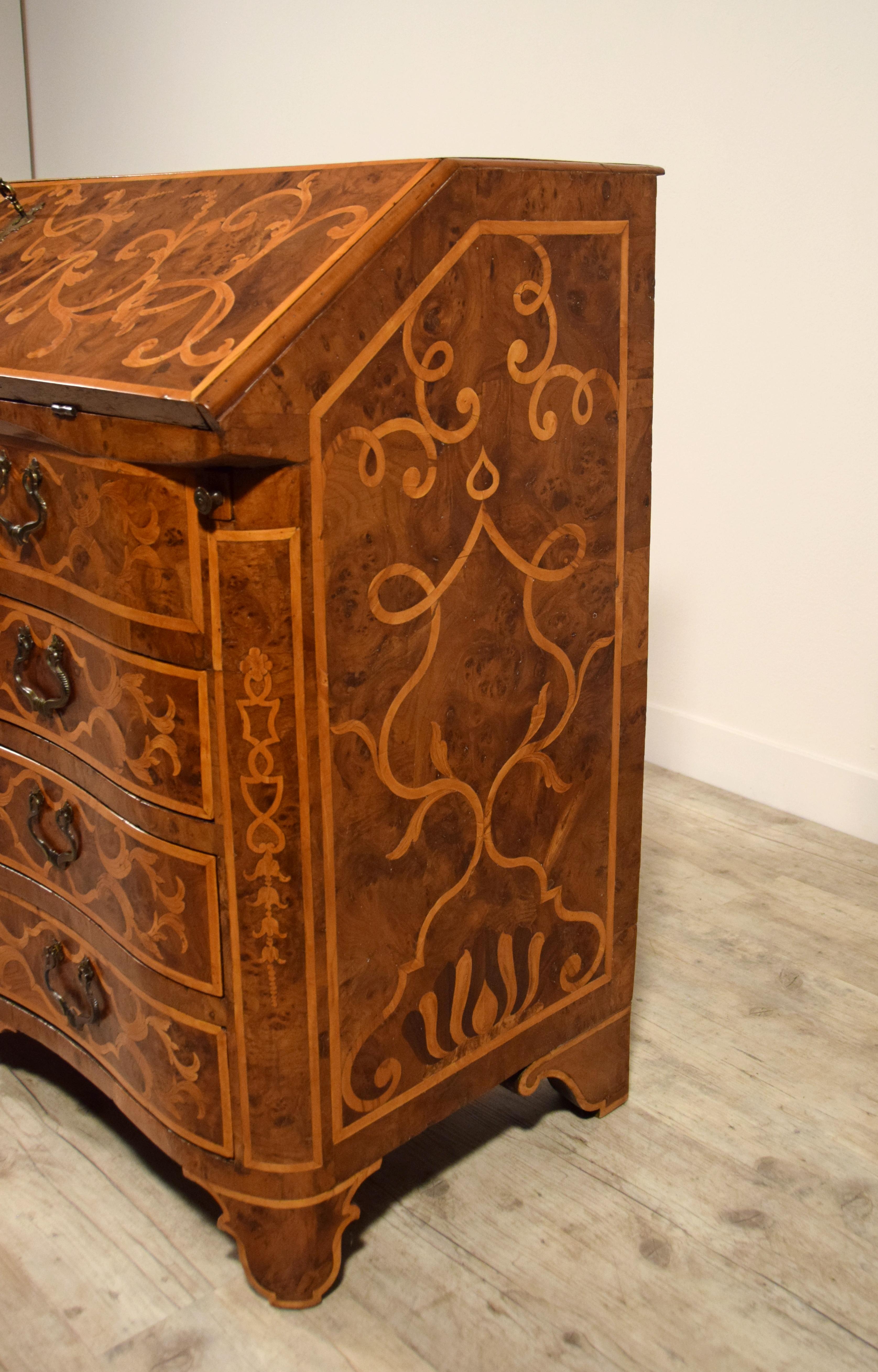 18th Century, Italian Inlaid Wood Chest of Drawers with Secretaire For Sale 15