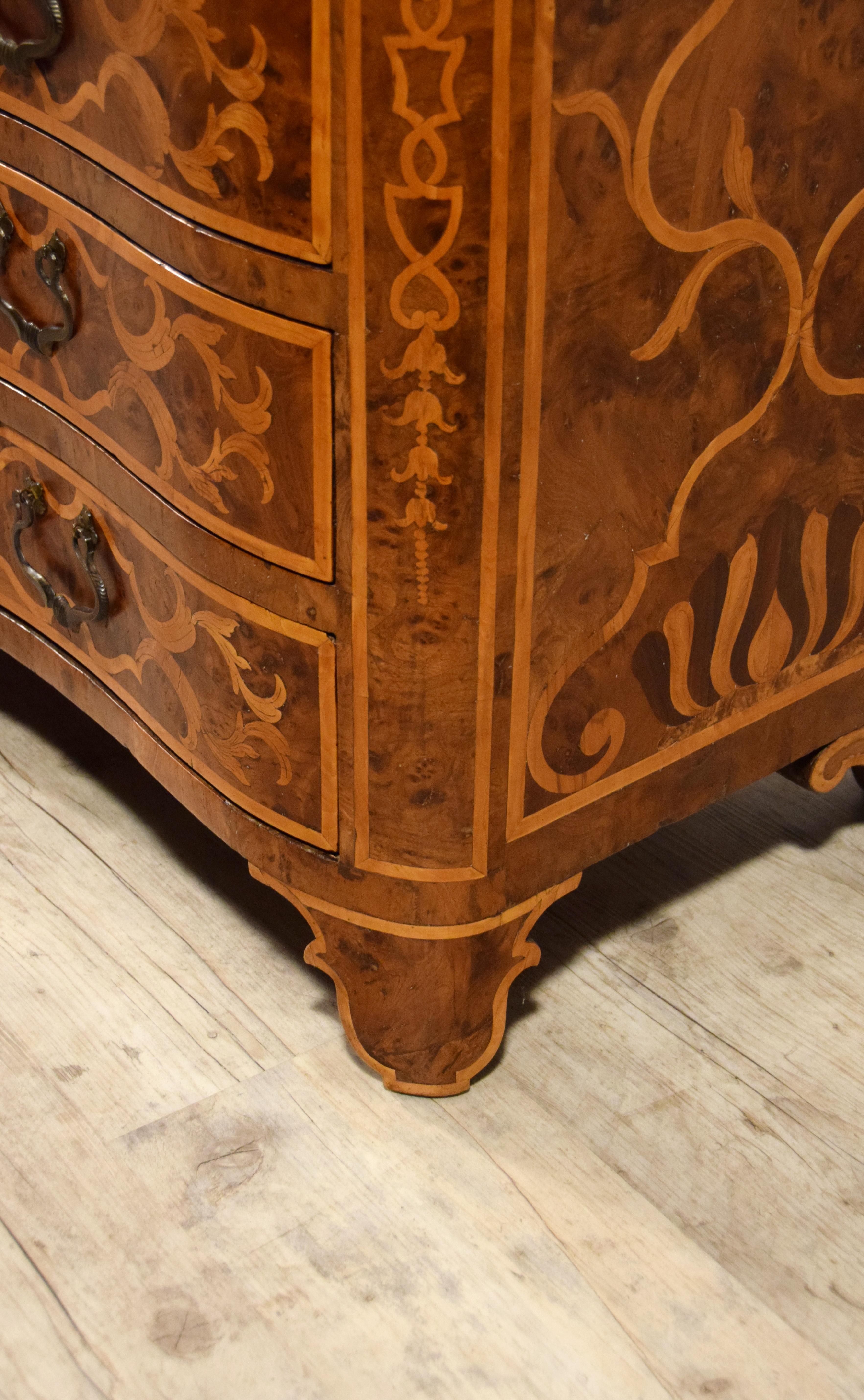 18th Century, Italian Inlaid Wood Chest of Drawers with Secretaire For Sale 16