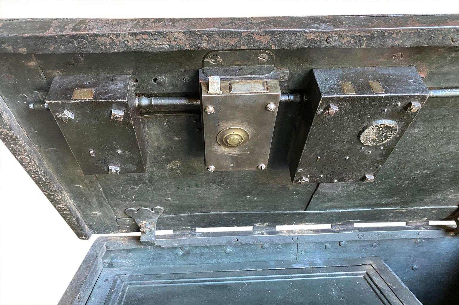 18th Century Italian Iron Safe - Coffre Forte 8